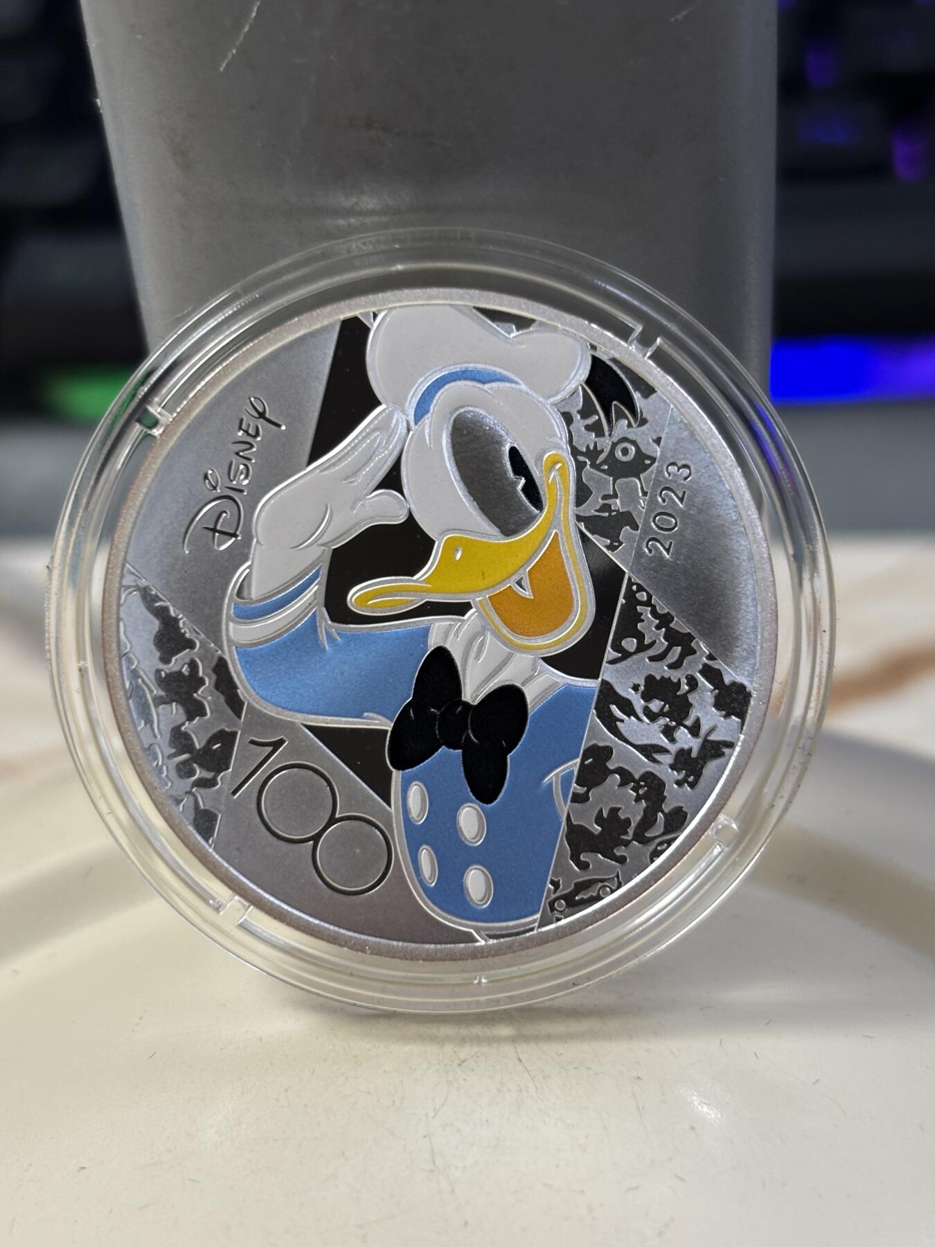 第184期拍卖 法国2023年迪士尼米老鼠和唐老鸭诞生100年彩银币，999银，22.2克，发行5000枚