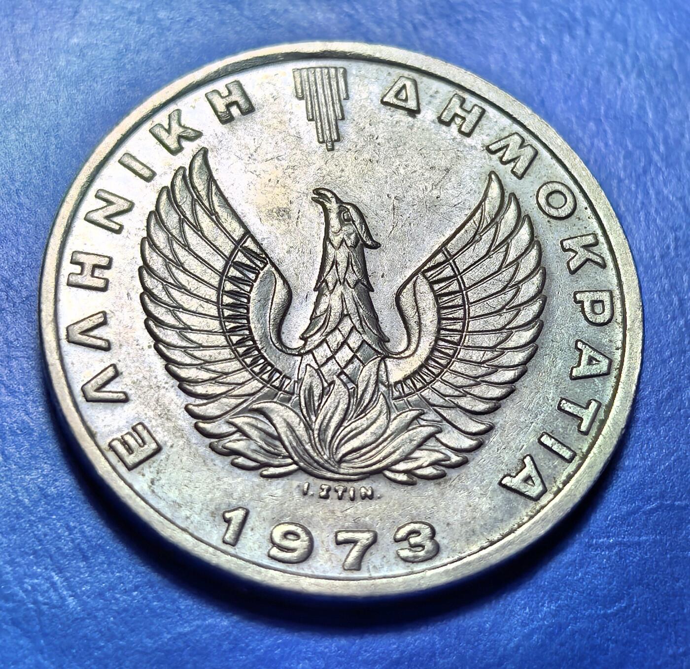 外国优质老铜币银币，周六九点倒数截拍，满百包邮，可寄存半年，喜欢朋友微信扫描二维码可直接参拍