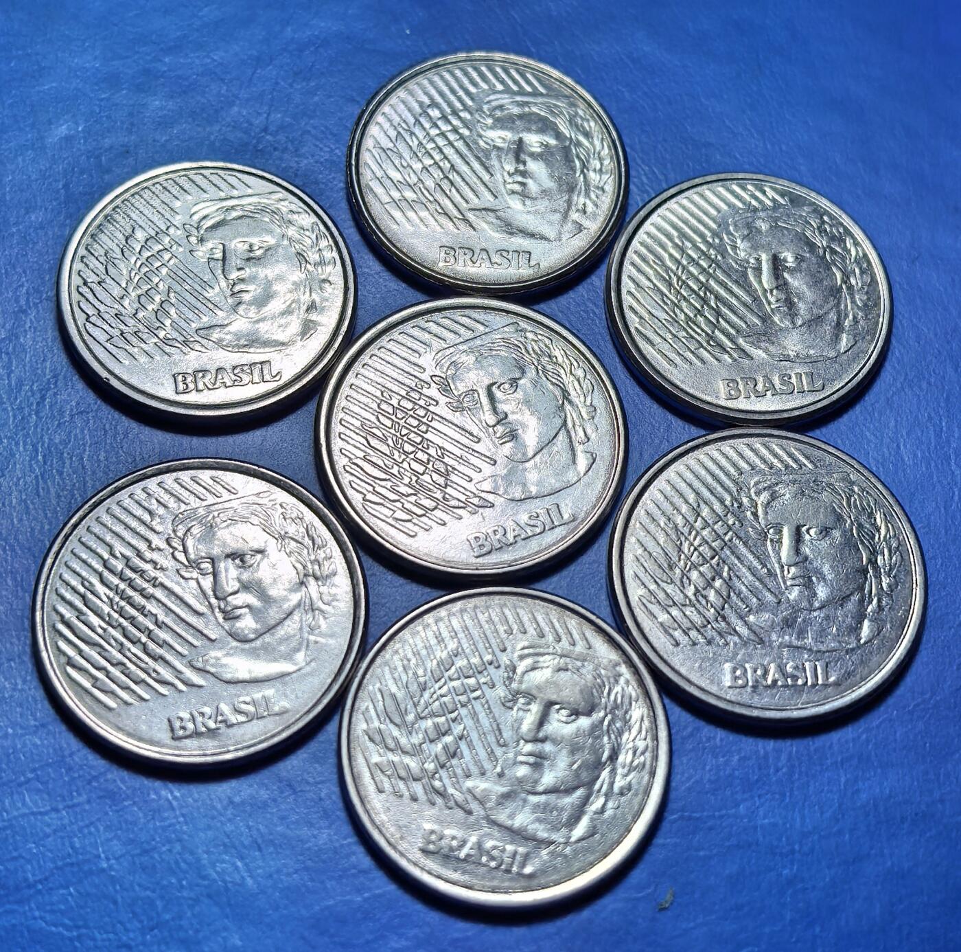 外国优质老铜币银币，周六九点倒数截拍，满百包邮，可寄存半年，喜欢朋友微信扫描二维码可直接参拍