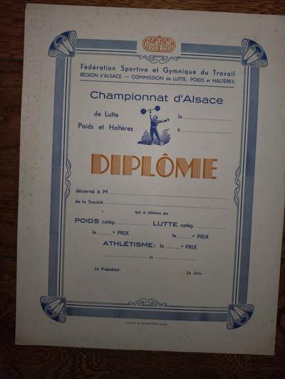 凯旋世界勋赏（第20期）（欢迎送拍）（对拍品有疑问请询问客服，不接受到手刀，出价默认拍品品相。请认真阅读拍卖规则！出价默认已认可！）（收到货请录制开箱视频，无视频概不处理问题。） - 法国阿尔萨斯地区劳动体育与体操联合会颁发的体育竞赛文凭