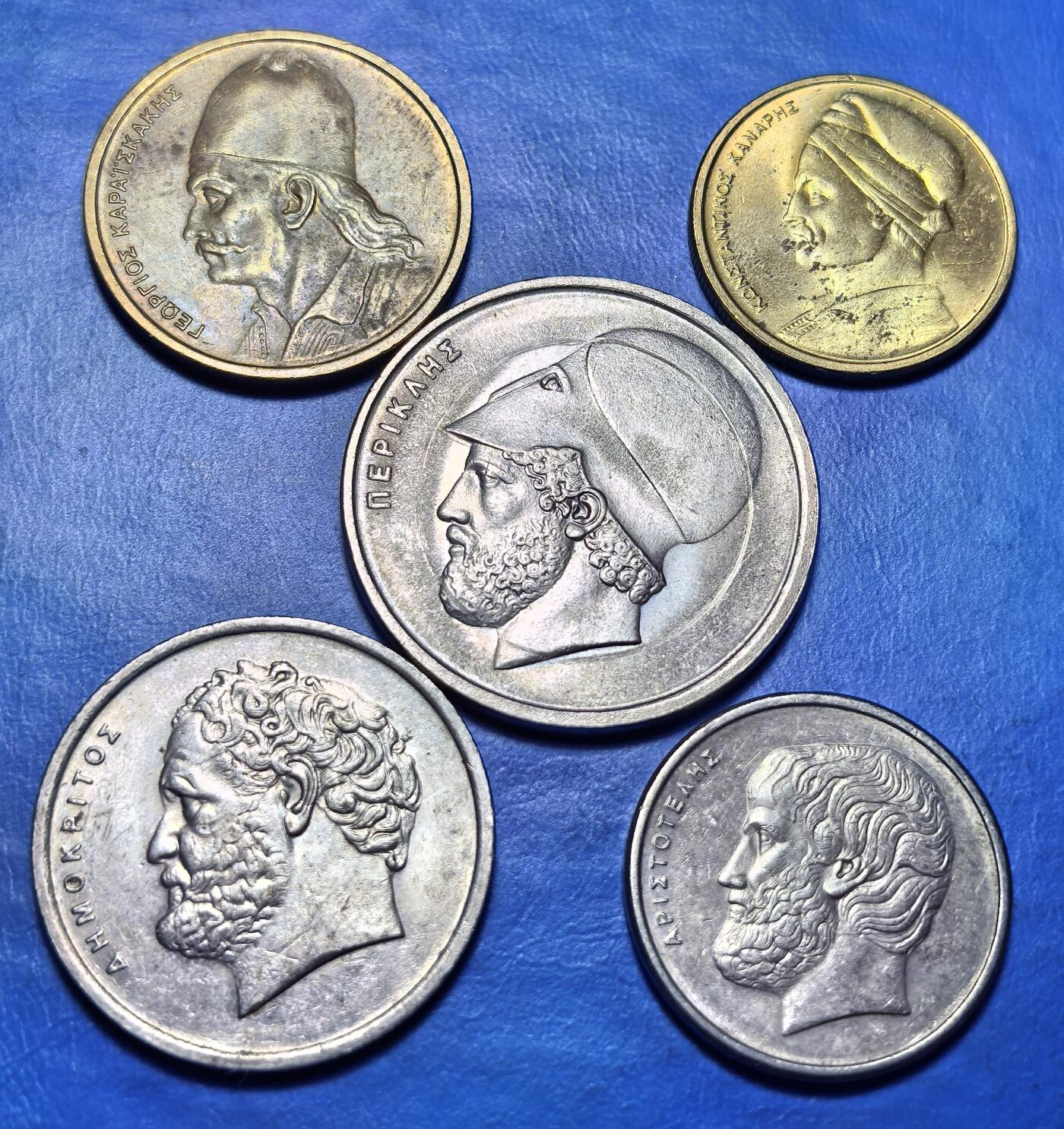 外国优质老铜币银币，周六九点倒数截拍，满百包邮，可寄存半年，喜欢朋友微信扫描二维码可直接参拍