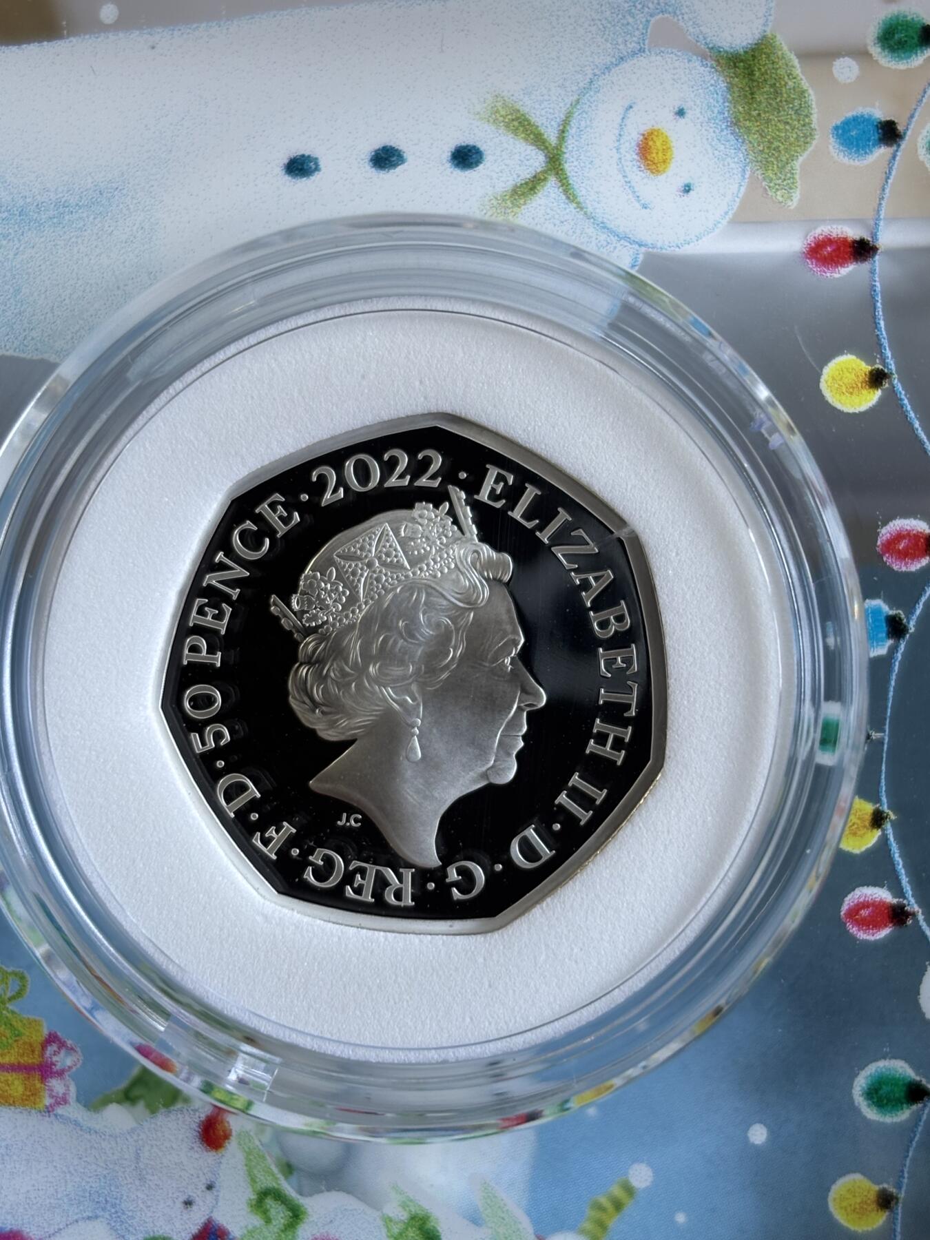 第184期拍卖 英国2022年发行雪人与雪犬50便士彩色纪念银币，925银，发行5000枚