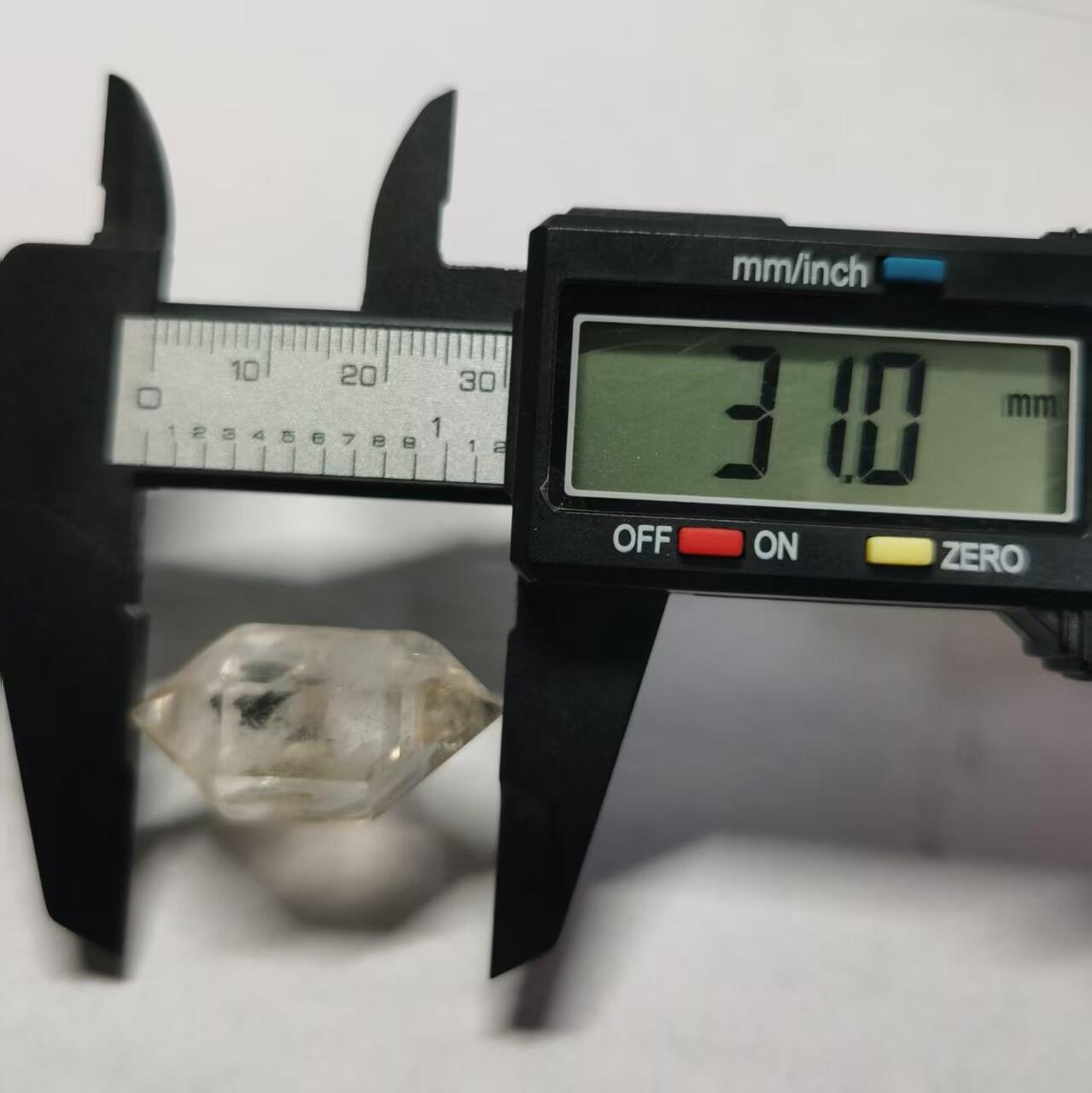 七河·世界钱币杂件水晶矿标小拍（总第30期） 藏家出品X663云贵闪灵水晶 多生 共生 本件拍品由合作藏家邮寄，库存编号 387-28