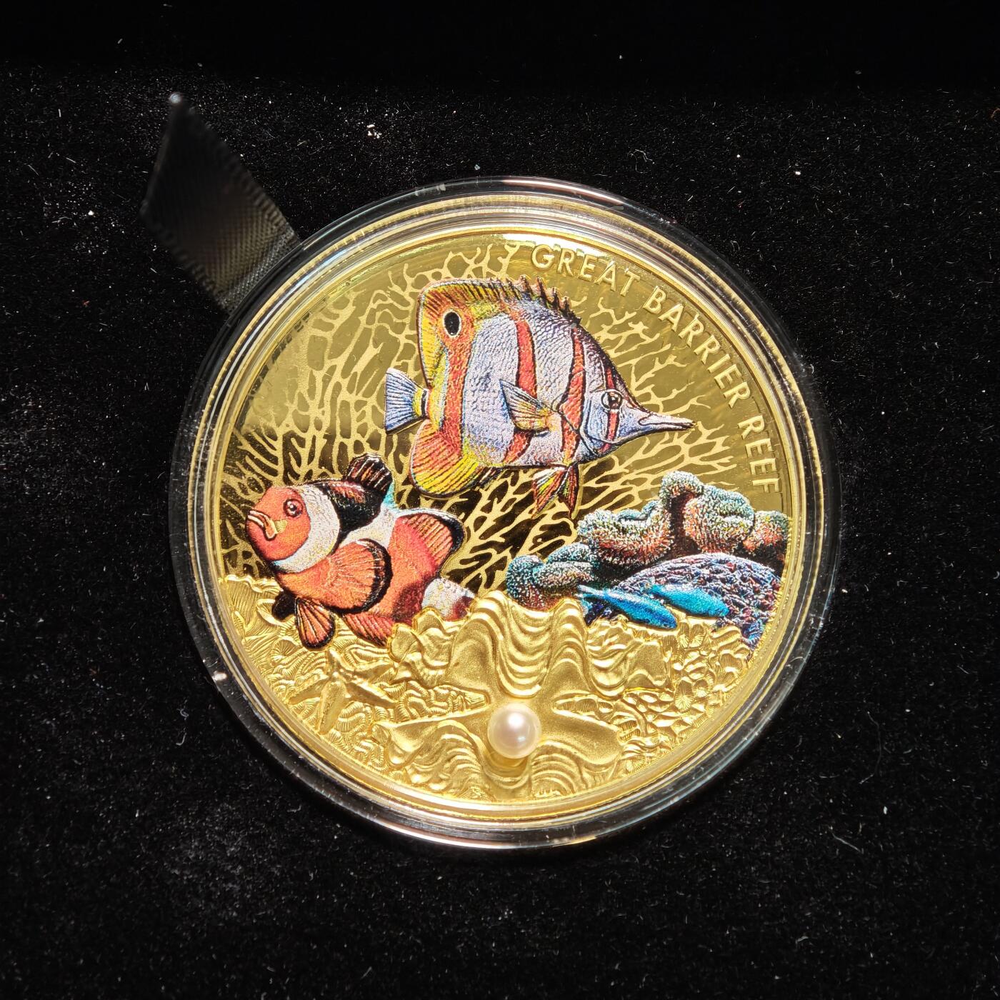 【德藏】世界币章拍卖第156期（拍品征集中~欢迎藏友联系）  2020年 纽埃大堡礁100元镶嵌彩色精制纪念银币(1盎司) 99.99%金 原盒 带证书 品相一流