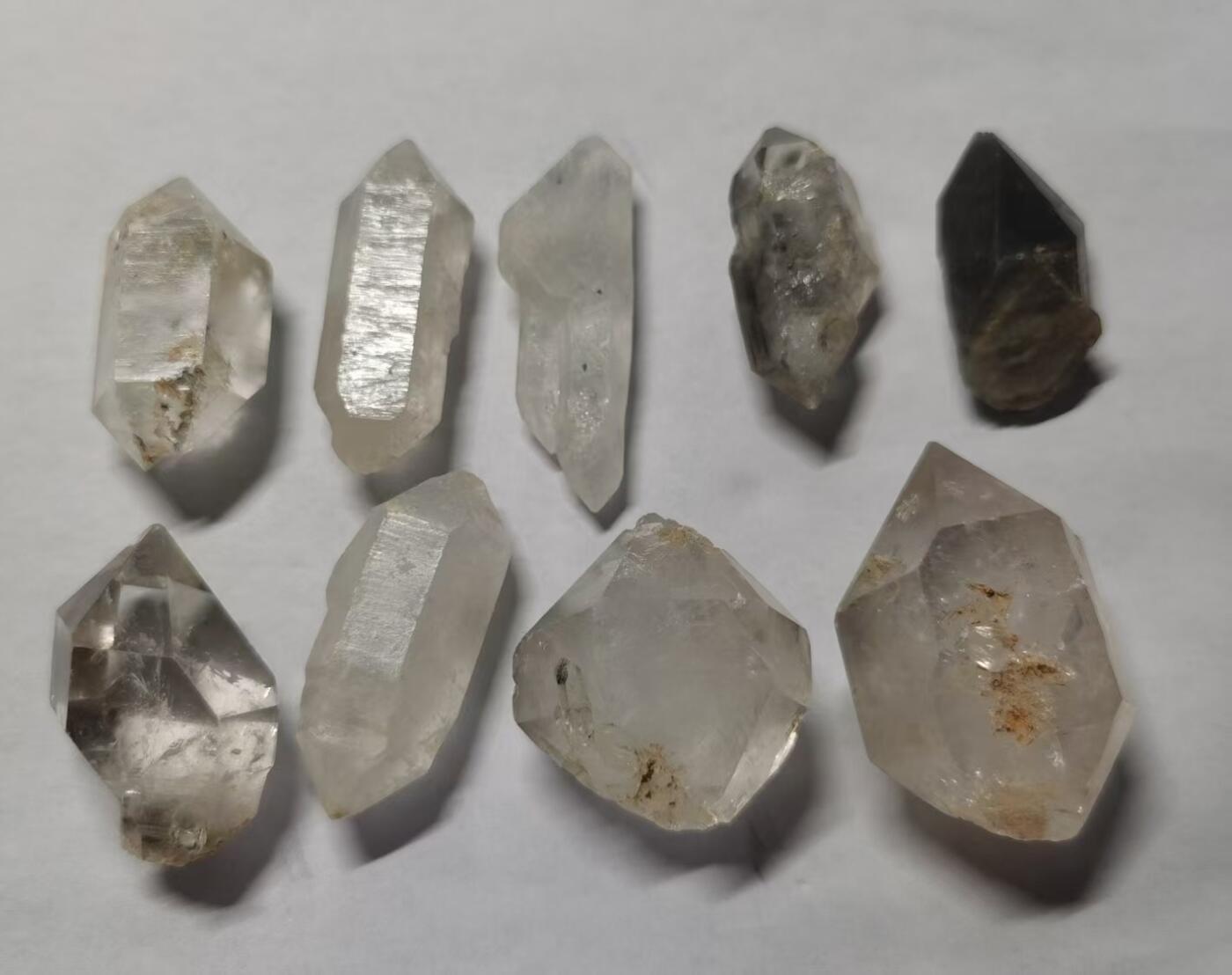 七河·世界钱币杂件水晶矿标小拍（总第30期） 藏家出品 X665 云贵闪灵水晶一组约 130 克 一共9 颗 本件拍品由合作藏家负责邮寄