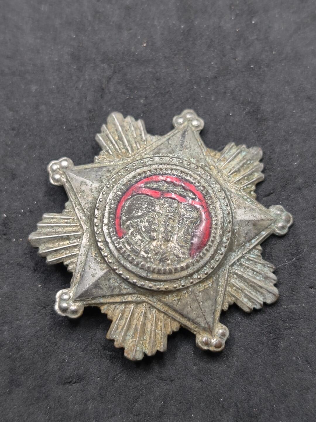 凯旋世界勋赏（第20期）（欢迎送拍）（对拍品有疑问请询问客服，不接受到手刀，出价默认拍品品相。请认真阅读拍卖规则！出价默认已认可！）（收到货请录制开箱视频，无视频概不处理问题。） 朝鲜章