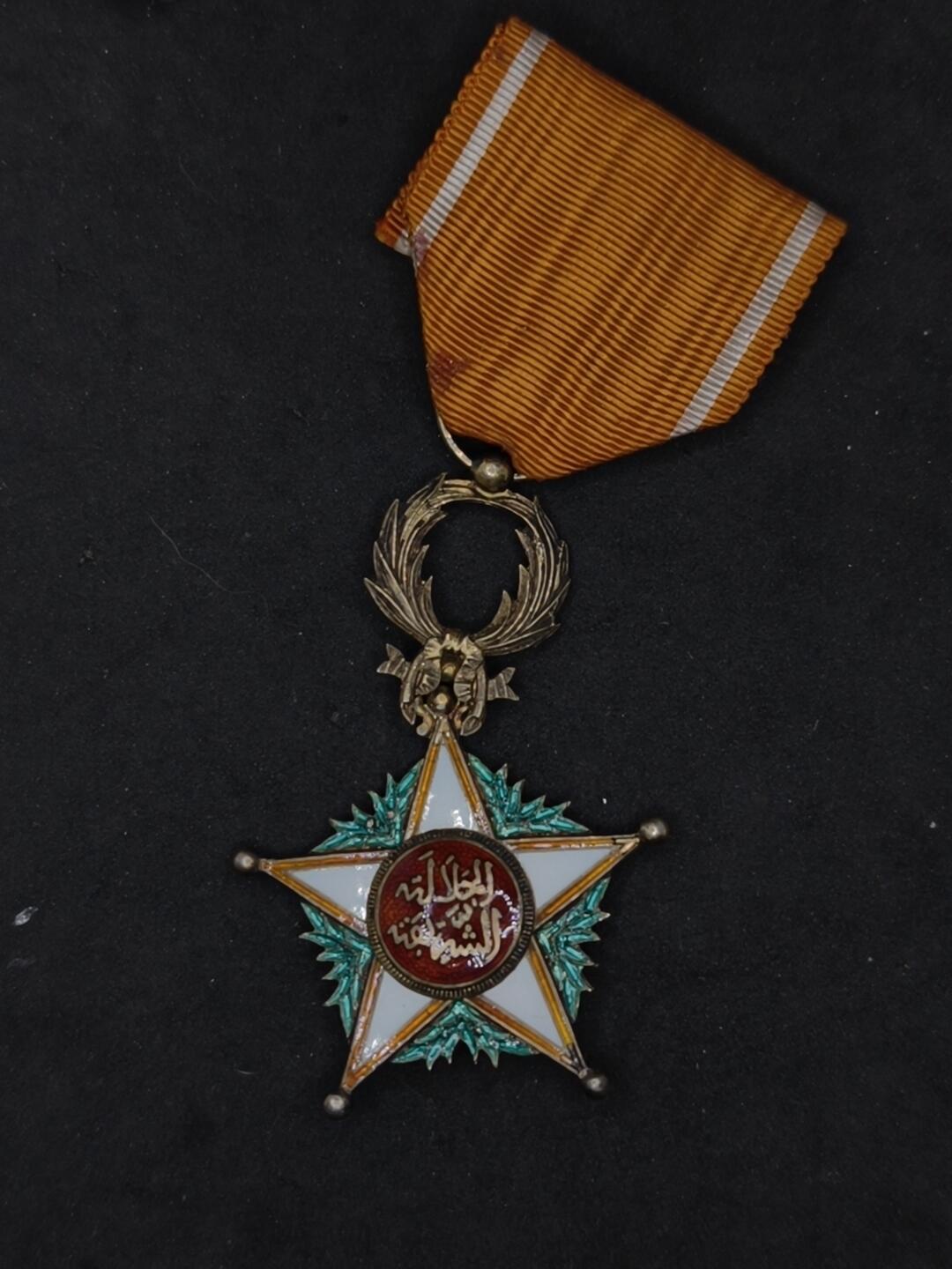 凯旋世界勋赏（第20期）（欢迎送拍）（对拍品有疑问请询问客服，不接受到手刀，出价默认拍品品相。请认真阅读拍卖规则！出价默认已认可！）（收到货请录制开箱视频，无视频概不处理问题。） 摩洛哥阿拉维勋章银制打标