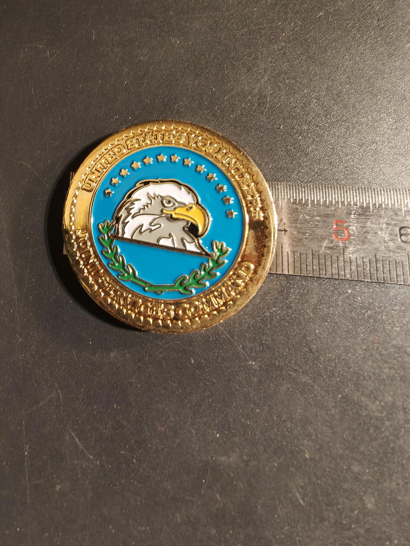 老王徽章第168期 美国联勤司令部纪念章    直径39mm.    重量27.8g