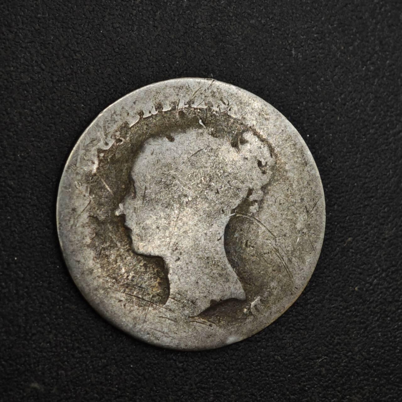 【淘币小摊】实时拍第八百一十八拍   散币小银币场   满百包邮可预留二周 每周一统一发货   英国1843年维多利亚4便士银币