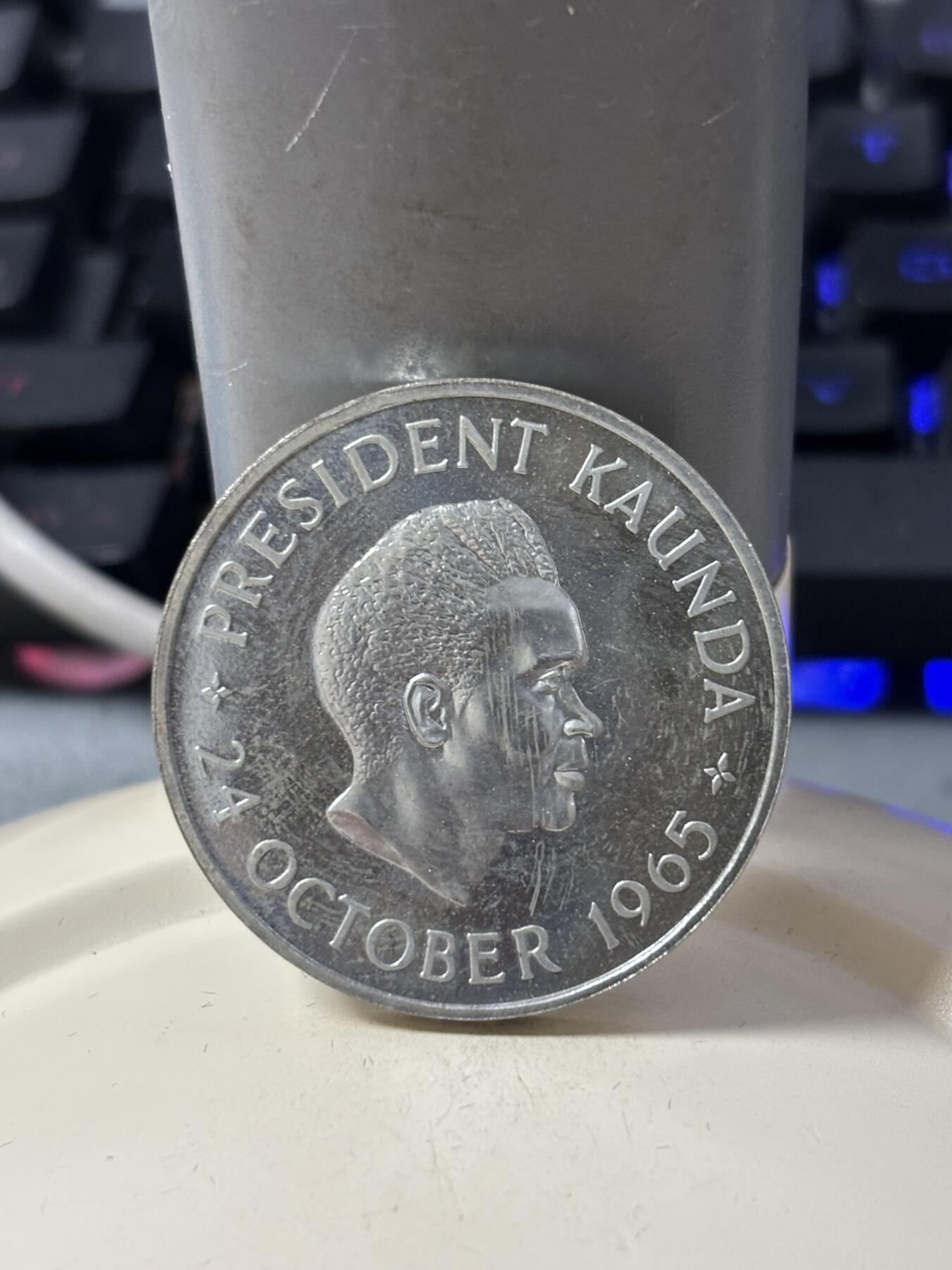 第184期拍卖 赞比亚1965年卡翁达总统纪念币带盒