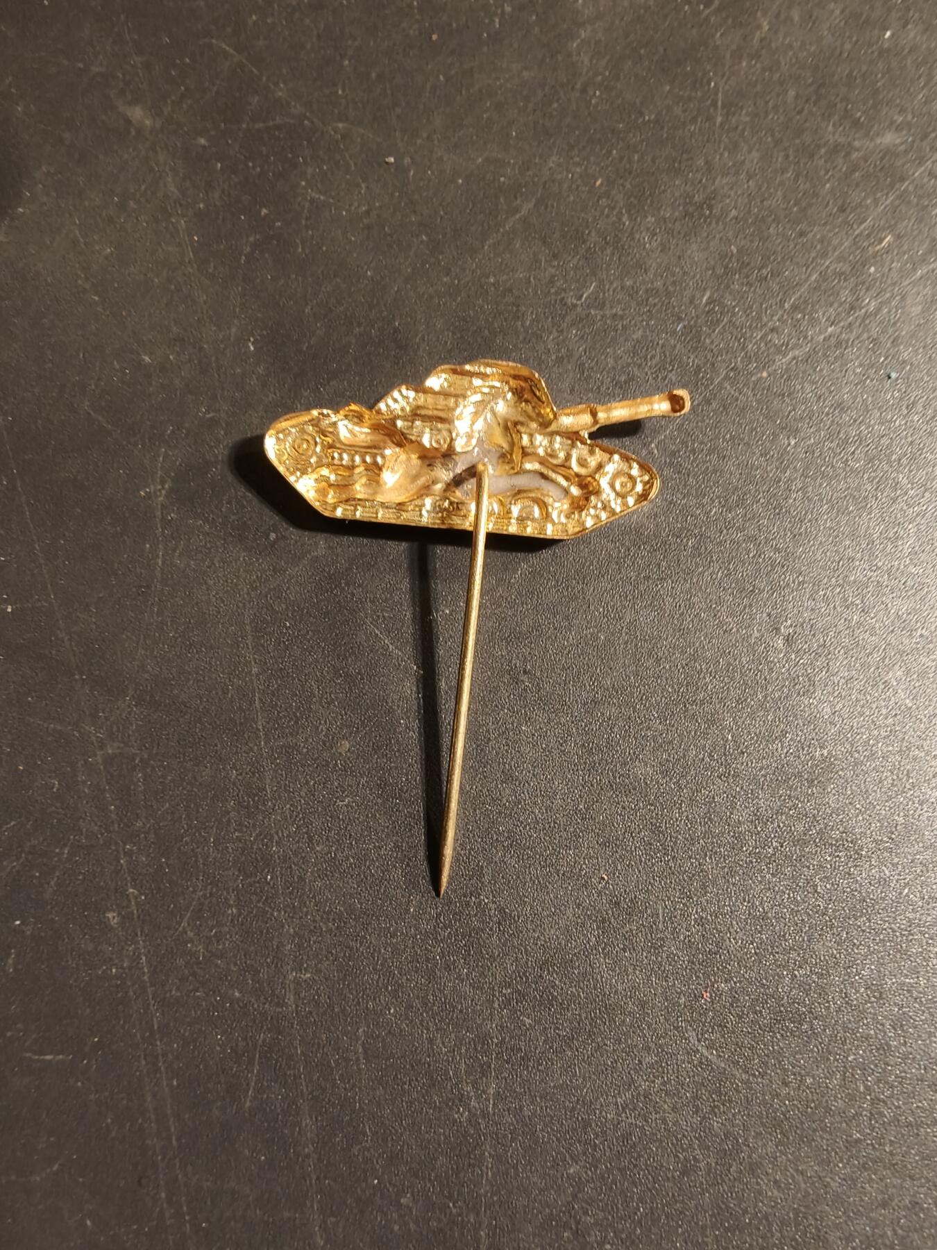 老王徽章第168期 法国坦克针插