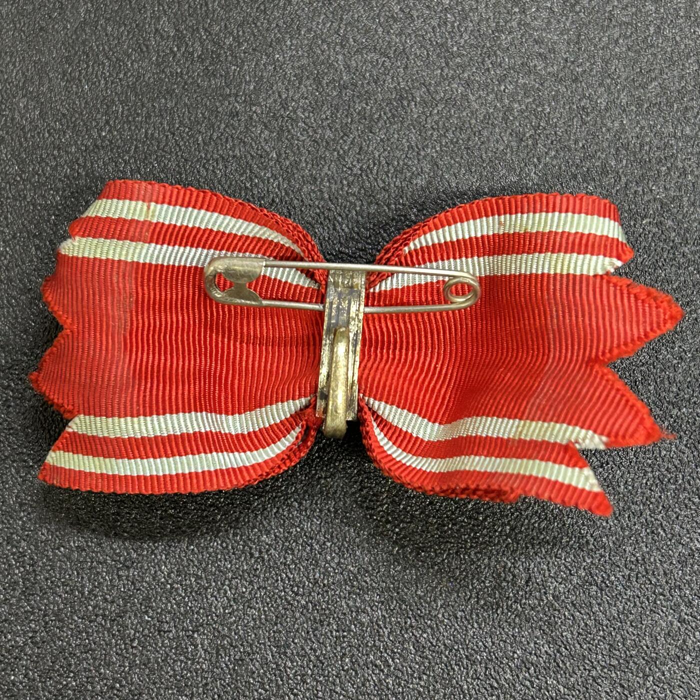 西秦中古拍卖第六十八期 日本红十字奖章绶带 女性版