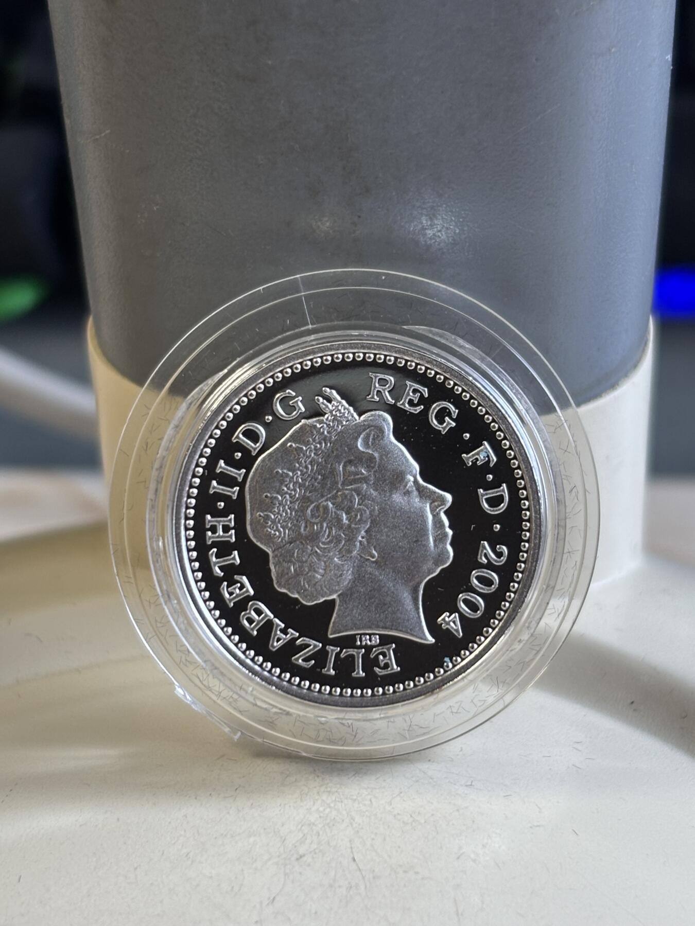 第184期拍卖 英国2004年皇室神兽1英镑精制纪念银币4枚全套，925银，发行5000套