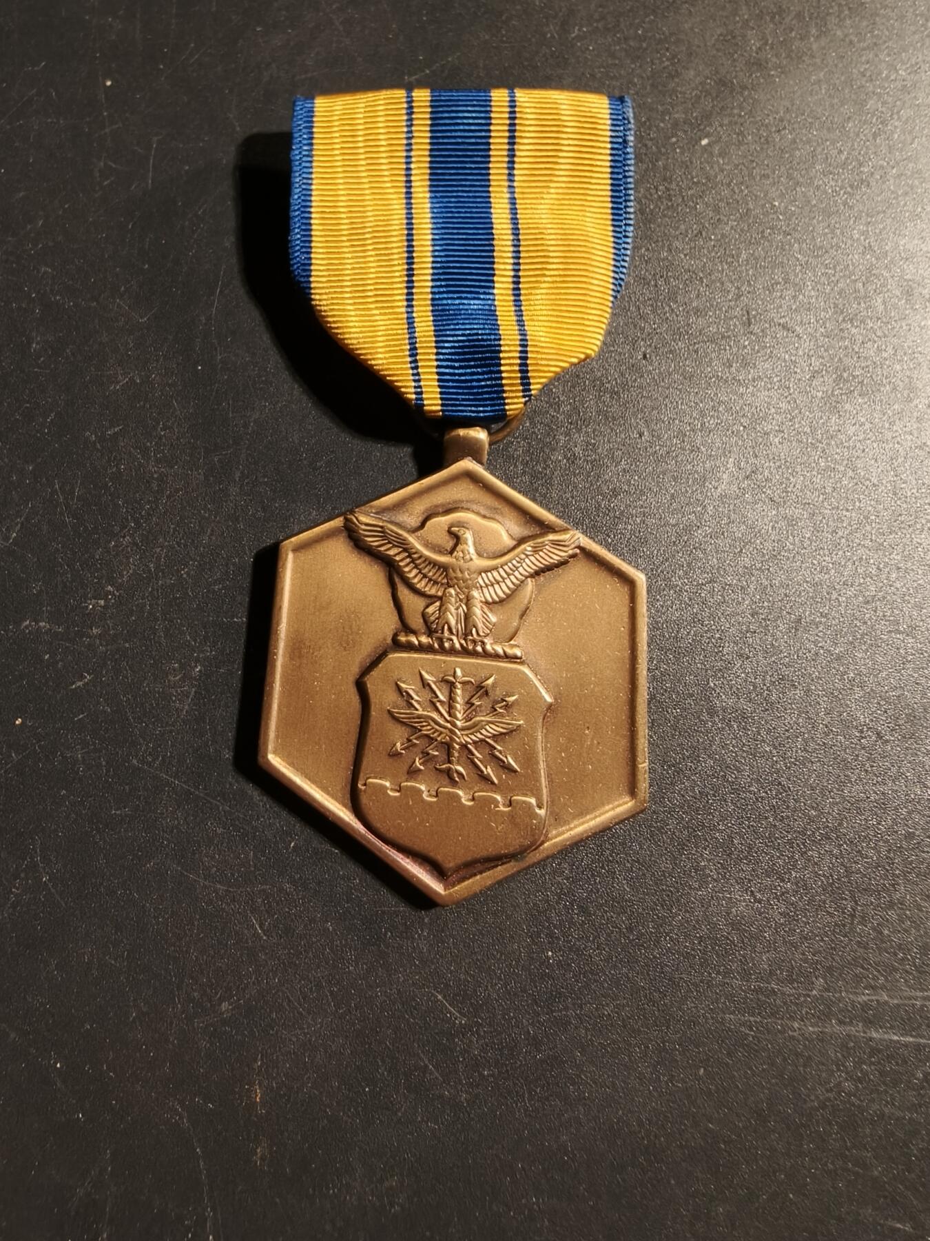 老王徽章第168期 美国空军军事功绩奖章