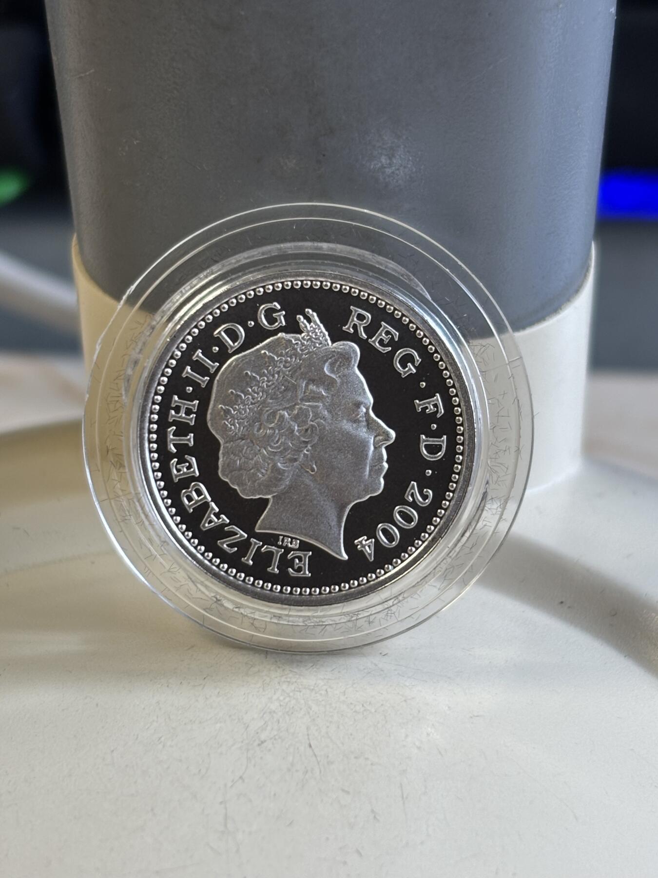 第184期拍卖 英国2004年皇室神兽1英镑精制纪念银币4枚全套，925银，发行5000套