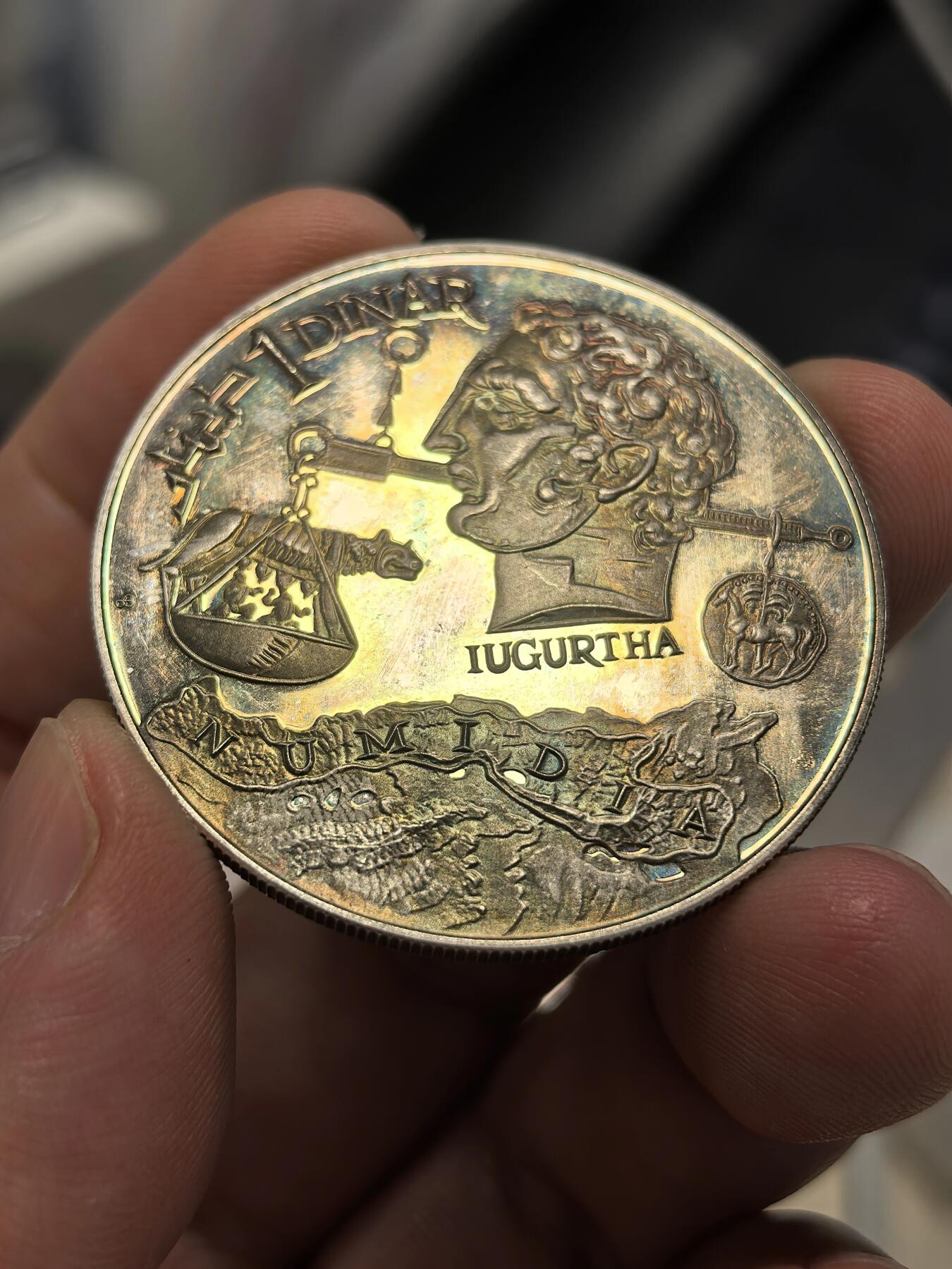 博洋堂世界钱币拍卖第150期（全场包邮） 突尼斯1969年1第纳尔努米底亚王国纪念银币，925银，发行量两万，包浆亮眼 正面星空彩 背面彩虹包浆 让人爱不释手！