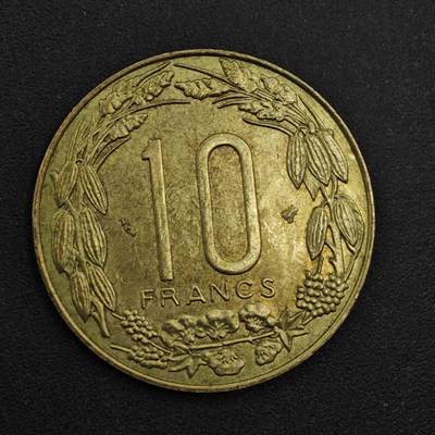 【淘币小摊】实时拍第八百一十八拍   散币小银币场   满百包邮可预留二周 每周一统一发货   - 中非1996年10法郎铜币