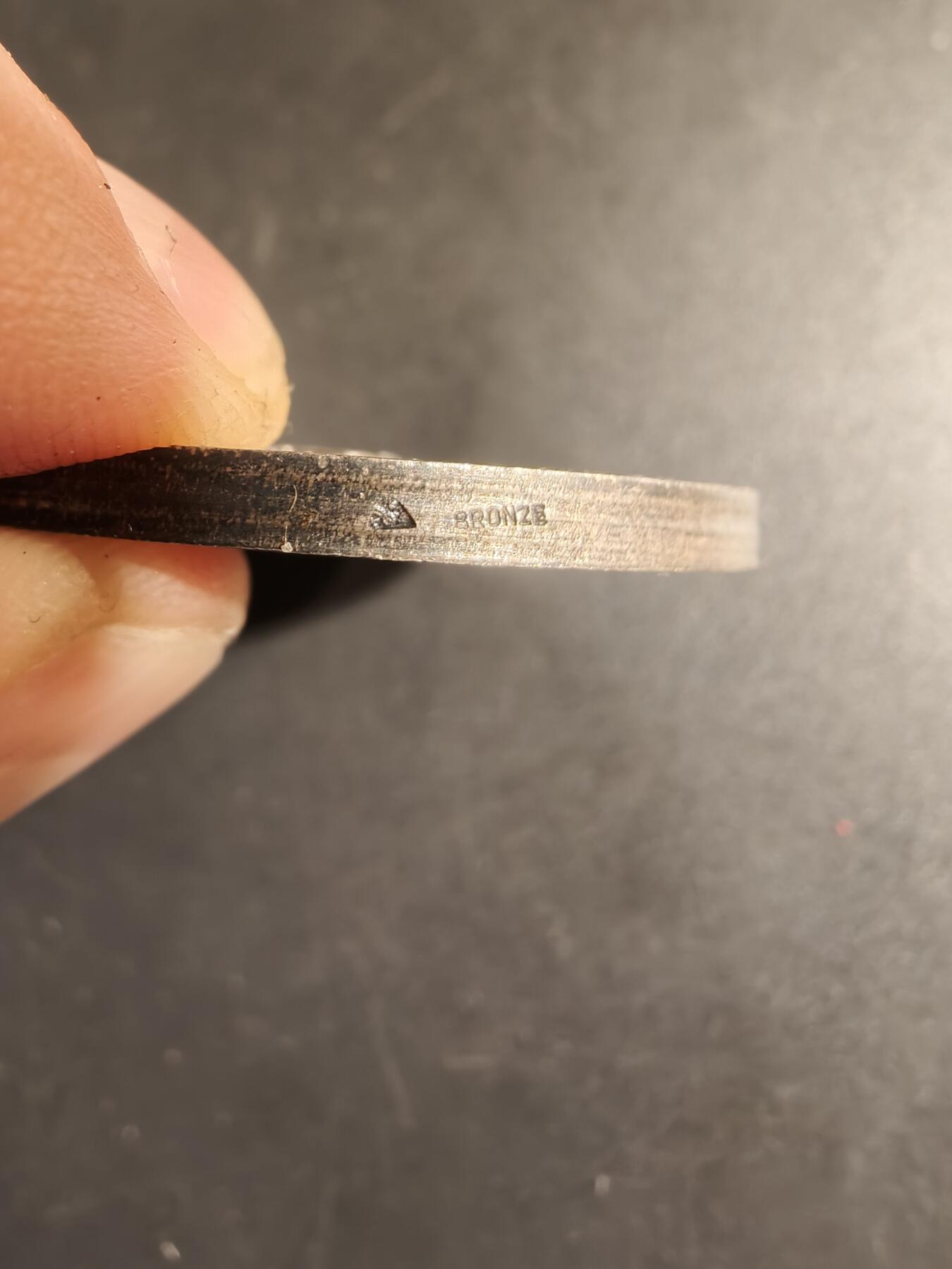 老王徽章第168期 法国集邮协会联盟第56届全国代表大会镀银大铜章    直径50mm.    重量54.6g