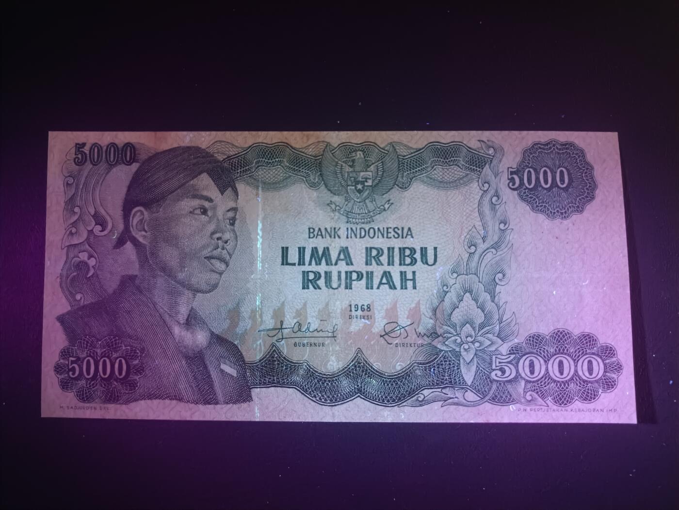 2025十二月第一期，总206期 印度尼西亚1968版5000卢比AUNC豹子号333，民族英雄苏蒂尔曼和工厂，少见次高面值