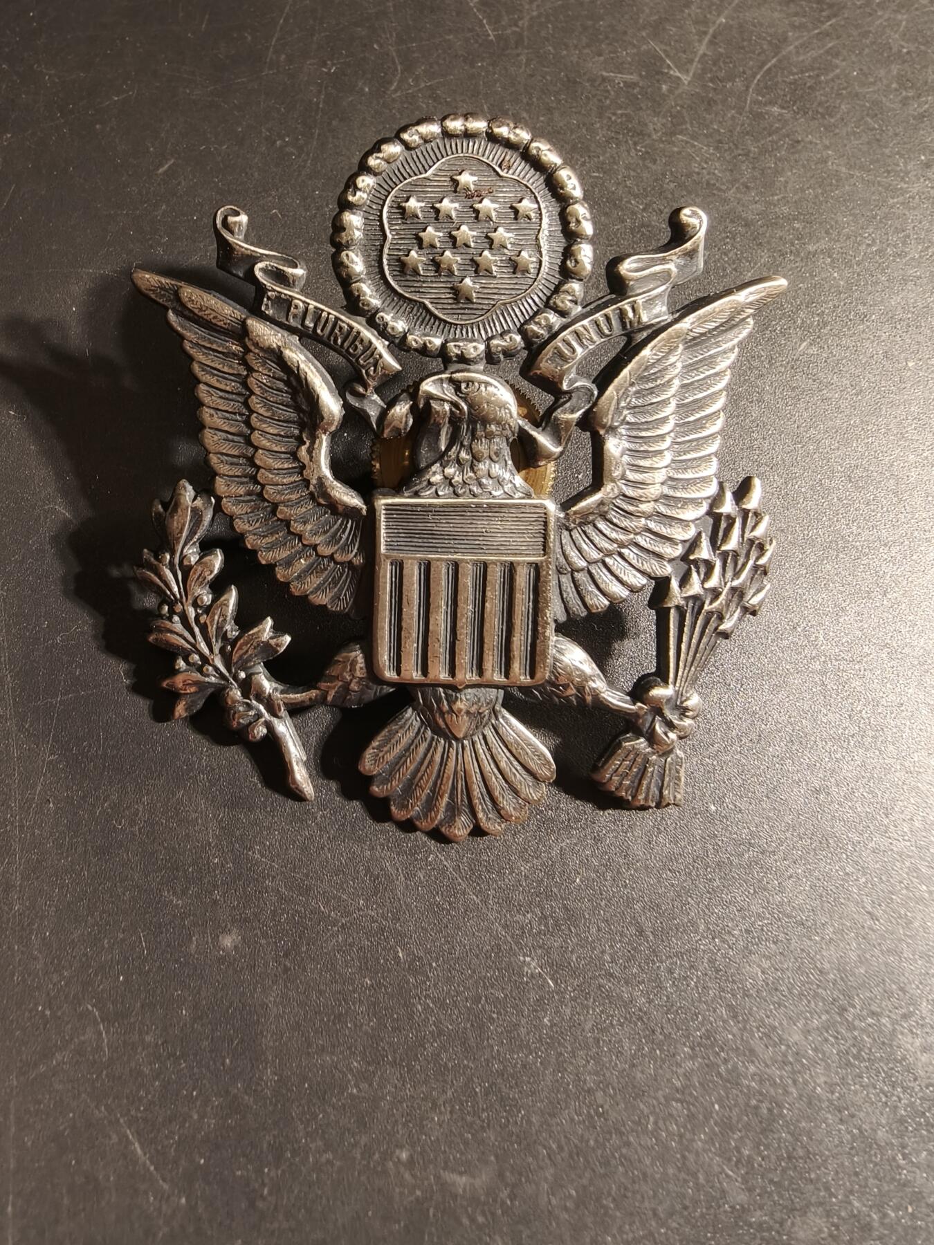 老王徽章第168期 美国空军军官大檐帽帽徽