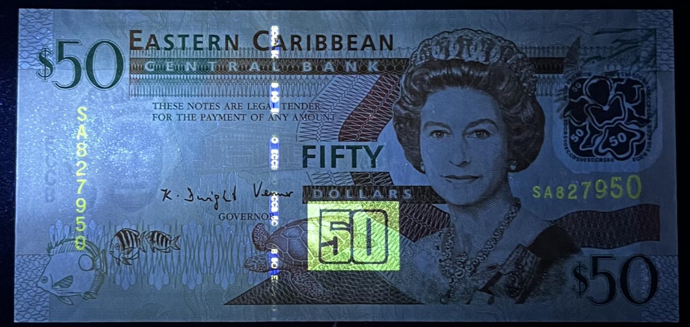 小福收藏拍卖第197期 裸钞场 本期有多张豹子号靓号 百慕大03年50元纪念钞百位号 马来亚和英属婆罗洲开国第一张纸币大冠女王 马来亚 41年1元英王乔六 法属太平洋10000法郎 捷克1000克朗纪念钞千位号  卢森堡 1000法郎  萨尔瓦多样钞 匈牙利 法罗群岛 危地马拉等多国精美纸币 东加勒比 2008年 50元 少见首版无盲文 无成员国字母 紫外有指纹痕  unc