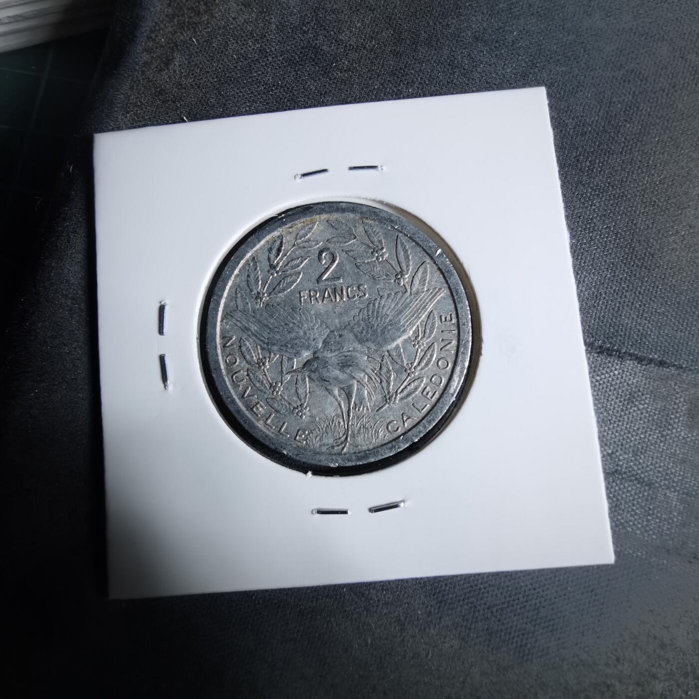 沼泽如烟--第921场 法属波利尼西亚1983年2法郎