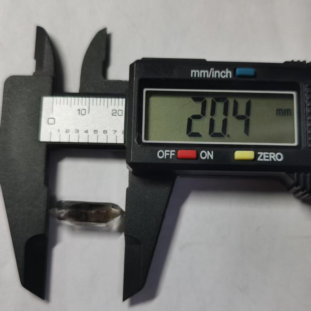 七河·世界钱币杂件水晶矿标小拍（总第30期） 藏家出品 X664（4） 云贵闪灵水晶 小巧精致 本件拍品由合作藏家邮寄