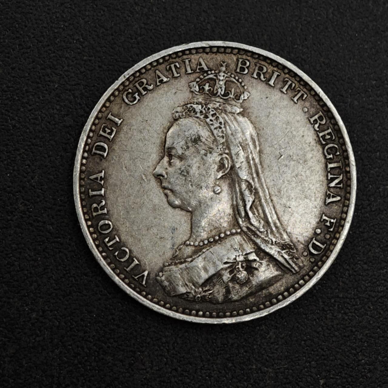 【淘币小摊】实时拍第八百一十八拍   散币小银币场   满百包邮可预留二周 每周一统一发货   英国1887年维多利亚3便士银币