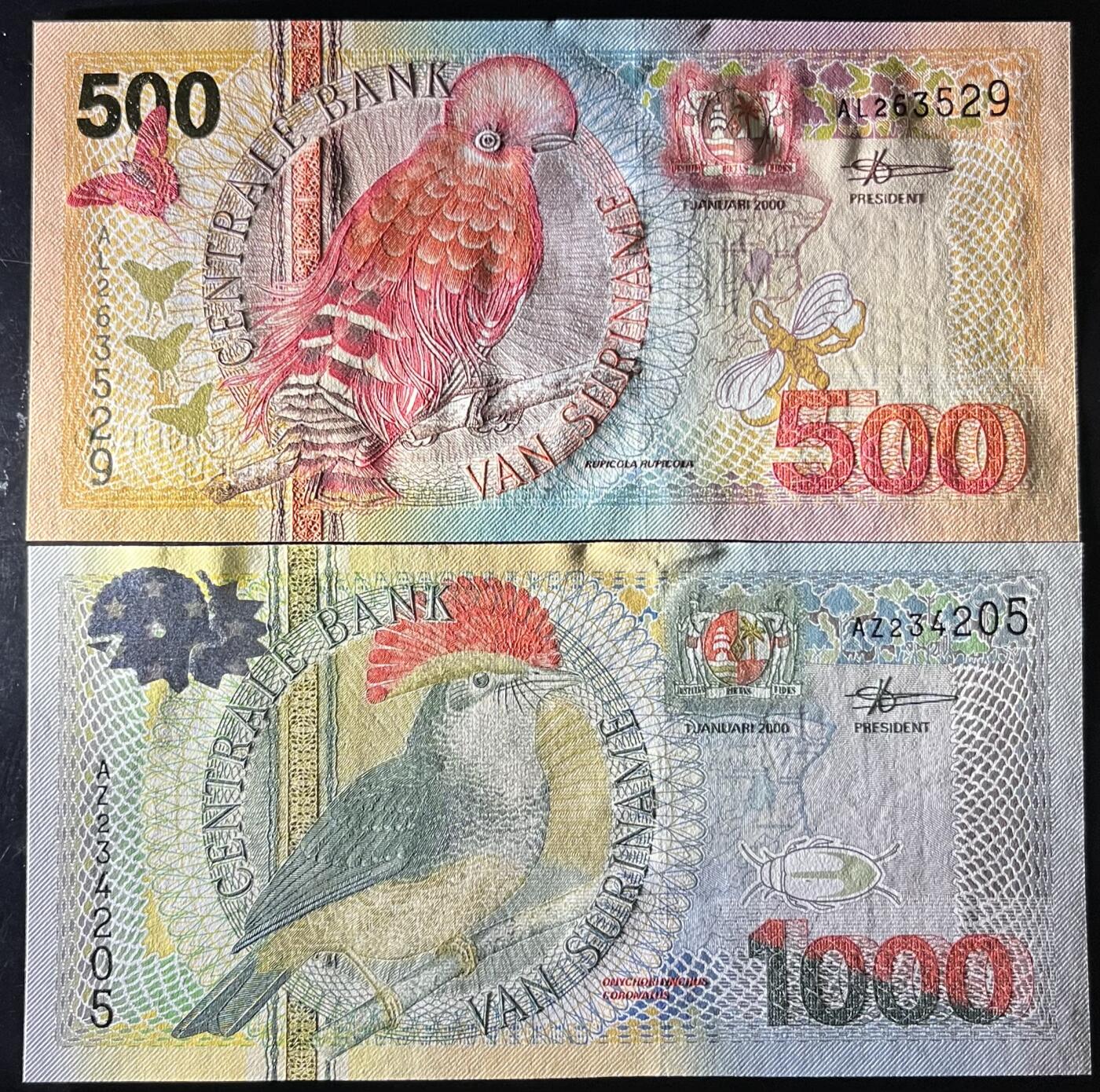 小福收藏拍卖第197期 裸钞场 本期有多张豹子号靓号 百慕大03年50元纪念钞百位号 马来亚和英属婆罗洲开国第一张纸币大冠女王 马来亚 41年1元英王乔六 法属太平洋10000法郎 捷克1000克朗纪念钞千位号  卢森堡 1000法郎  萨尔瓦多样钞 匈牙利 法罗群岛 危地马拉等多国精美纸币 苏里南 2000年 500盾 无47+ 1000盾 1组2张 unc