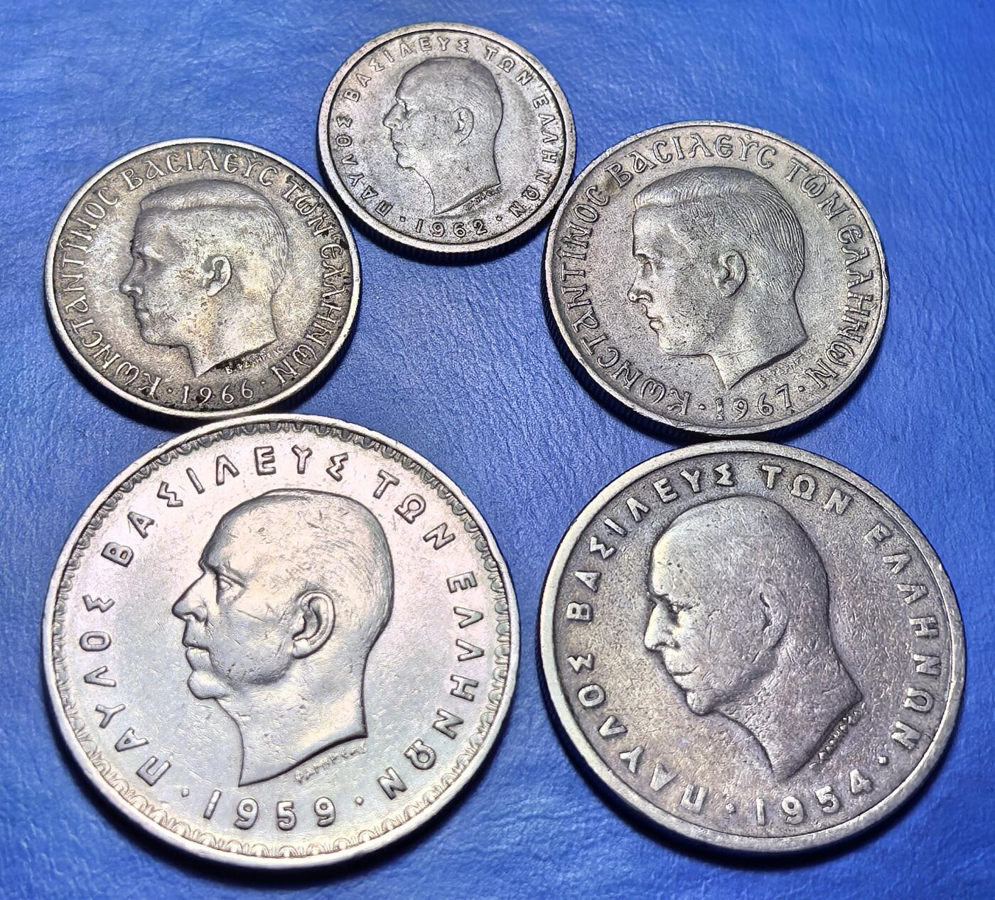 外国优质老铜币银币，周六九点倒数截拍，满百包邮，可寄存半年，喜欢朋友微信扫描二维码可直接参拍