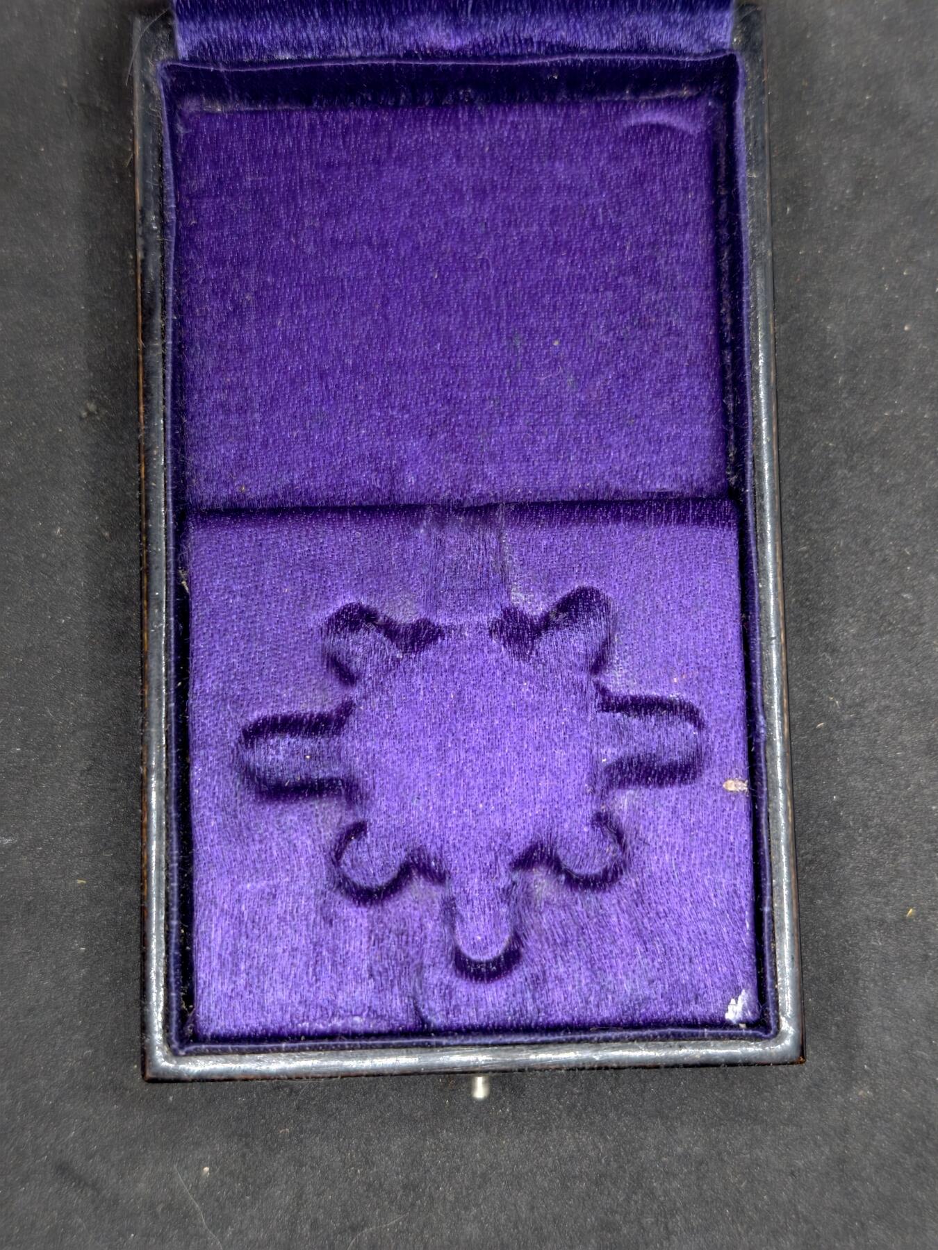 凯旋世界勋赏（第20期）（欢迎送拍）（对拍品有疑问请询问客服，不接受到手刀，出价默认拍品品相。请认真阅读拍卖规则！出价默认已认可！）（收到货请录制开箱视频，无视频概不处理问题。） 昭和早期八瑞空盒