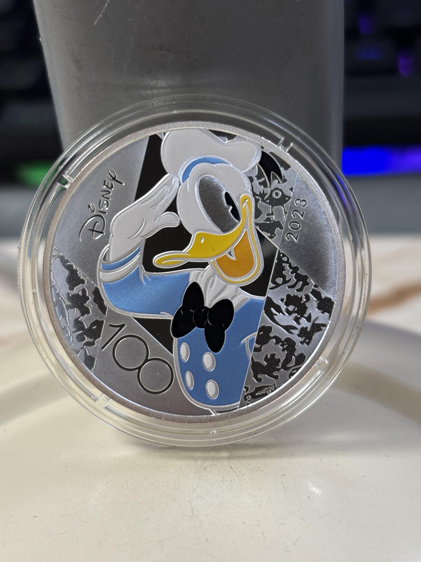 第184期拍卖 法国2023年迪士尼米老鼠和唐老鸭诞生100年彩银币，999银，22.2克，发行5000枚