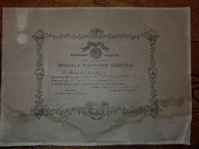 凯旋世界勋赏（第20期）（欢迎送拍）（对拍品有疑问请询问客服，不接受到手刀，出价默认拍品品相。请认真阅读拍卖规则！出价默认已认可！）（收到货请录制开箱视频，无视频概不处理问题。） - 法国的农业荣誉奖章证书