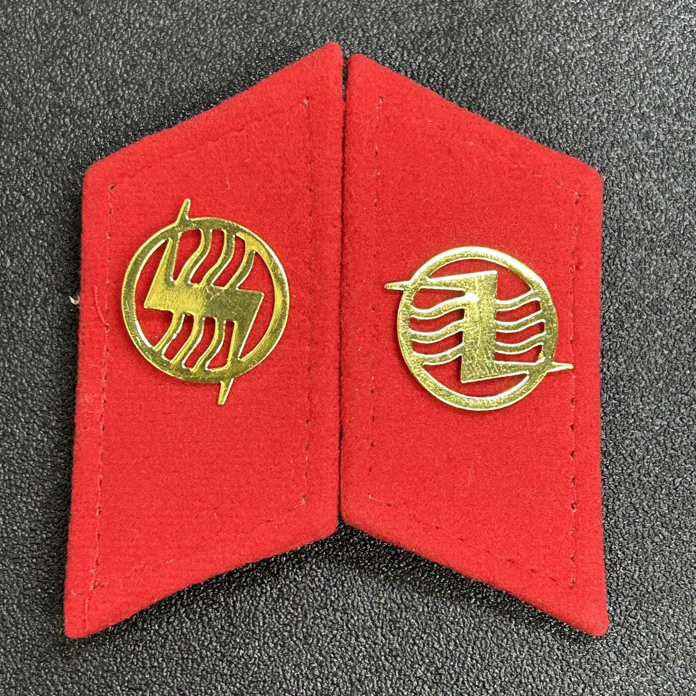 西秦中古拍卖第六十九期 越南人民军通信兵领章