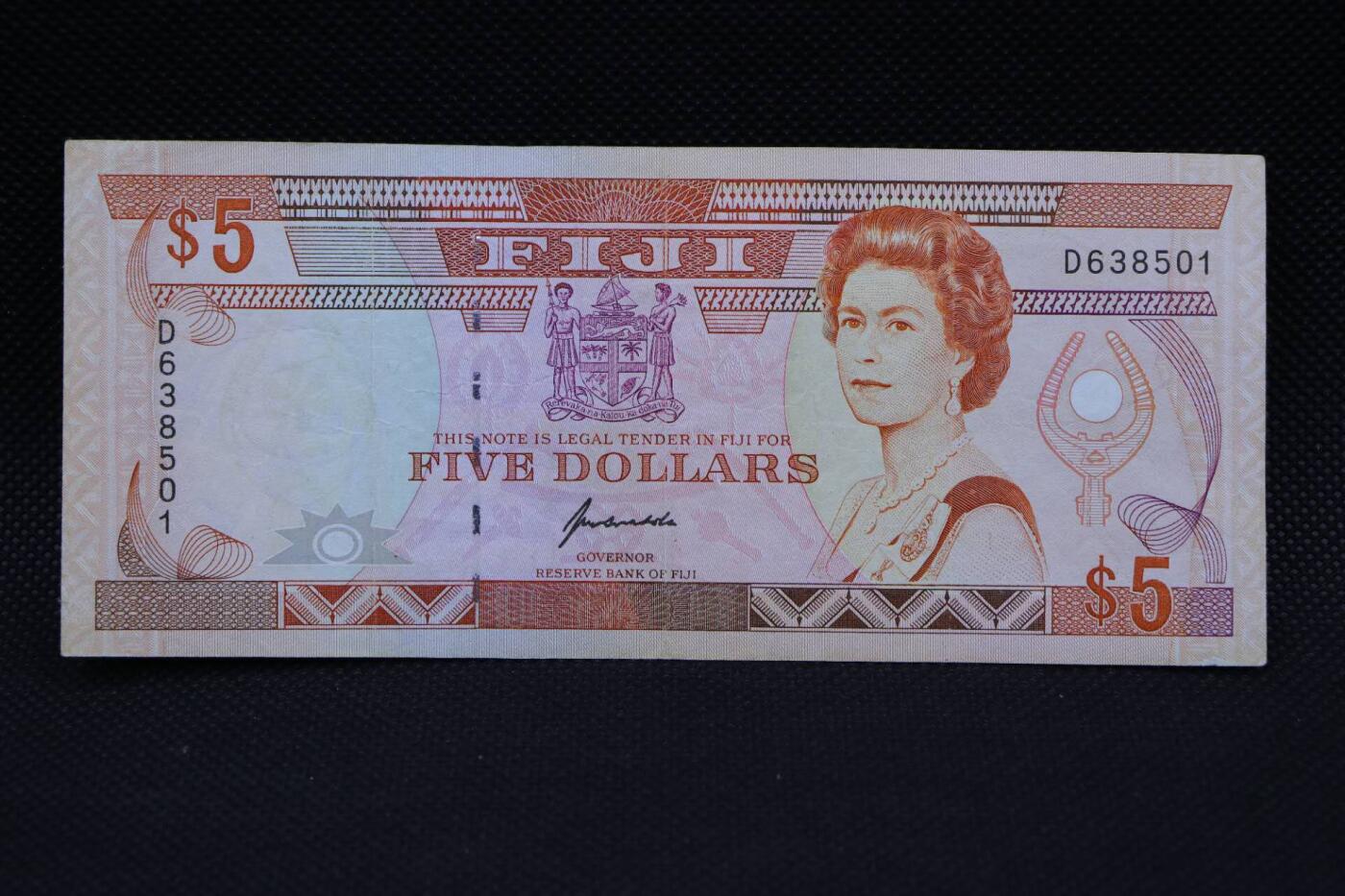 【淘币小摊】限时拍第八百二十一拍  纸币场  满百包邮可预留两周  周一统一发货   斐济5元纸币【有折】
