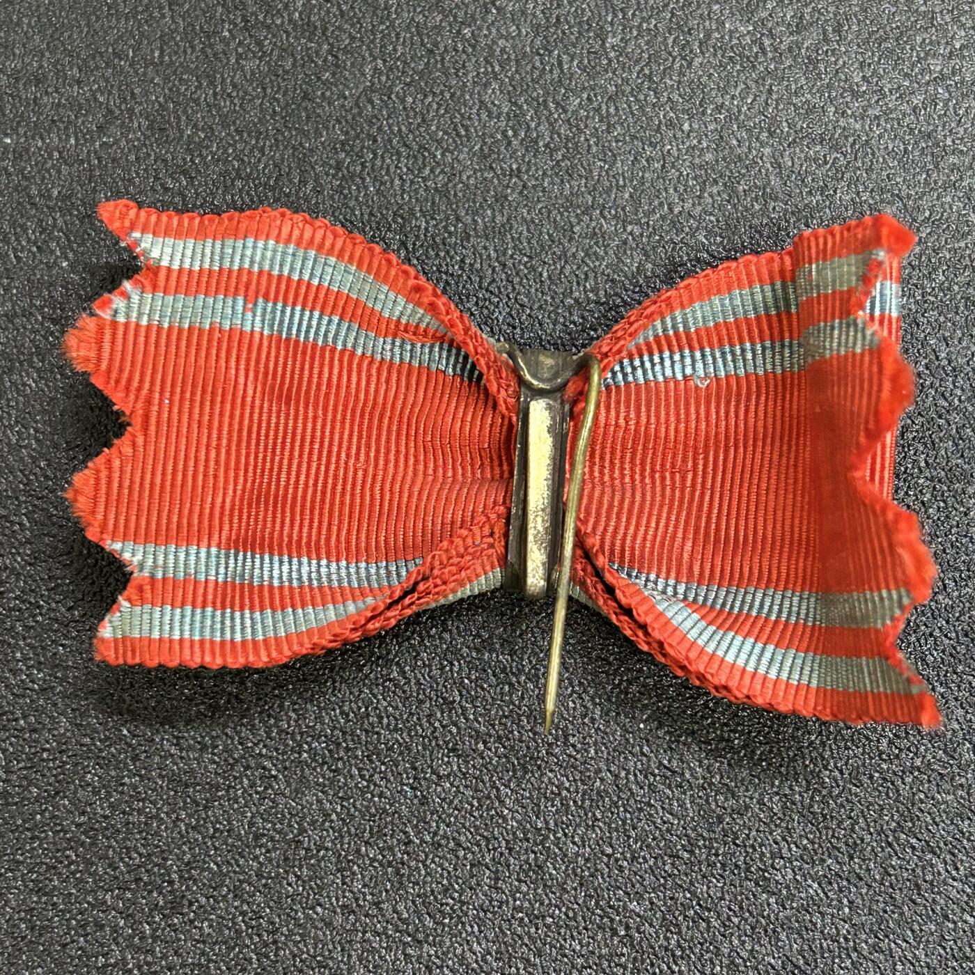 西秦中古拍卖第六十八期 日本红十字奖章绶带 女性版