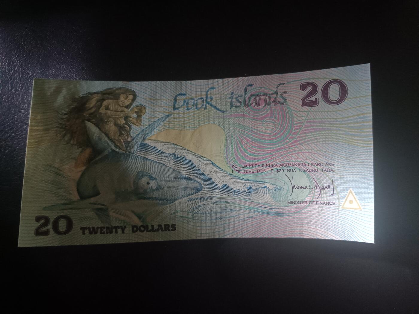 2025十二月第一期，总206期 【日】库克群岛20元 UNC 千位号 稀少票筋面值 骑鲨鱼女神