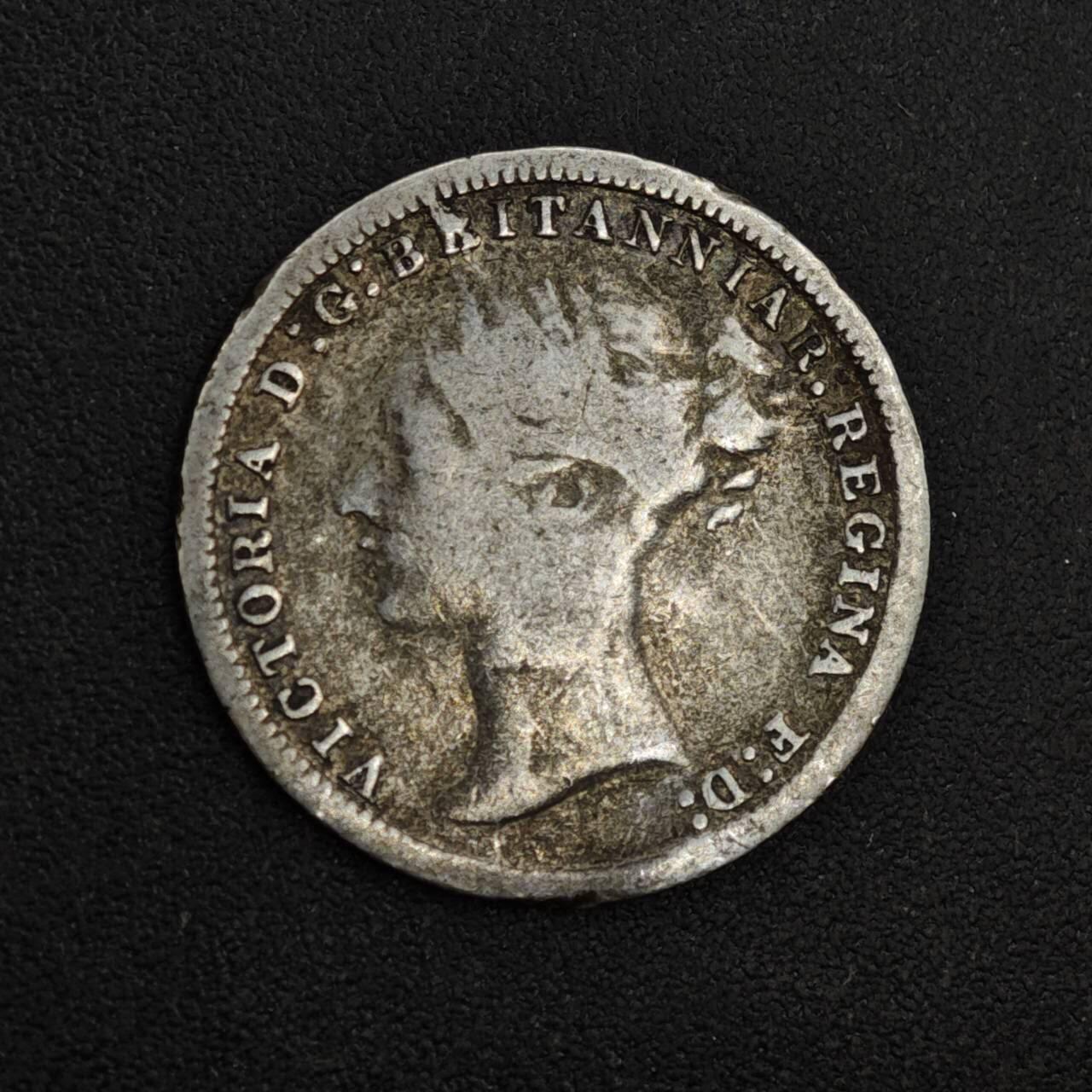 【淘币小摊】实时拍第八百一十八拍   散币小银币场   满百包邮可预留二周 每周一统一发货   英国1872年维多利亚3便士银币