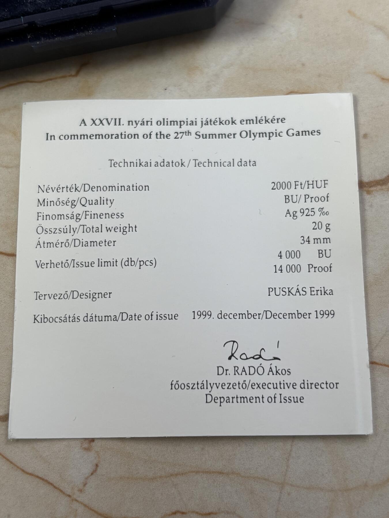 第184期拍卖 匈牙利1999年 27届悉尼奥运会2000福林精制银币 925银 20克银价256 发行量：1万4千 盒证全，盒子断开