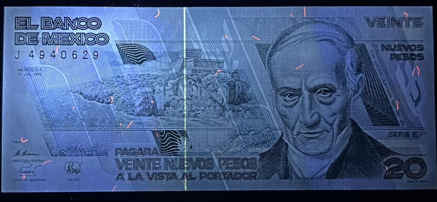 小福收藏拍卖第197期 裸钞场 本期有多张豹子号靓号 百慕大03年50元纪念钞百位号 马来亚和英属婆罗洲开国第一张纸币大冠女王 马来亚 41年1元英王乔六 法属太平洋10000法郎 捷克1000克朗纪念钞千位号  卢森堡 1000法郎  萨尔瓦多样钞 匈牙利 法罗群岛 危地马拉等多国精美纸币