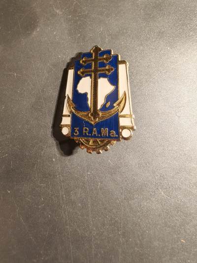 老王徽章第168期 - 法国海军陆战队第3炮兵团证章