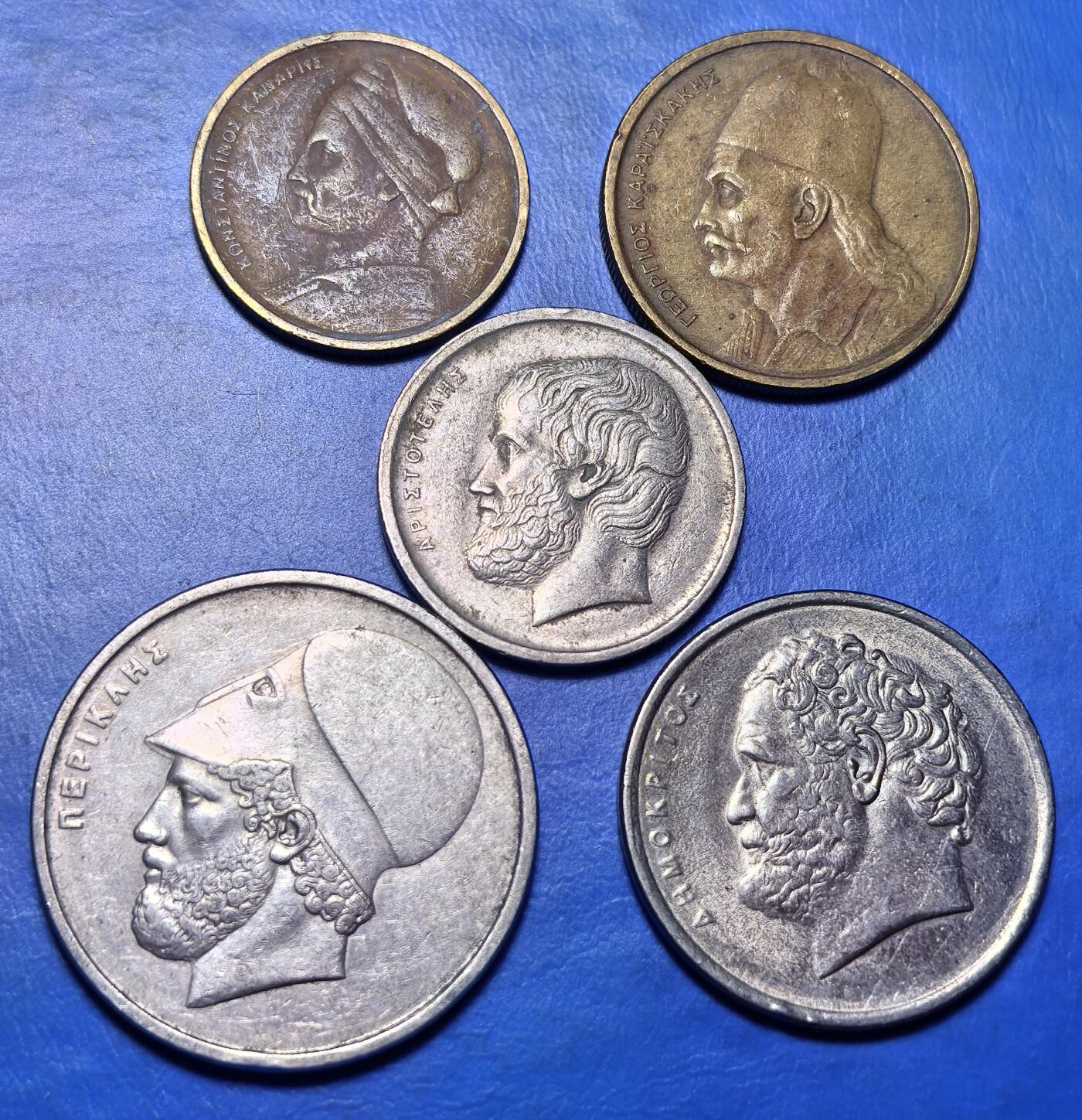 外国优质老铜币银币，周六九点倒数截拍，满百包邮，可寄存半年，喜欢朋友微信扫描二维码可直接参拍