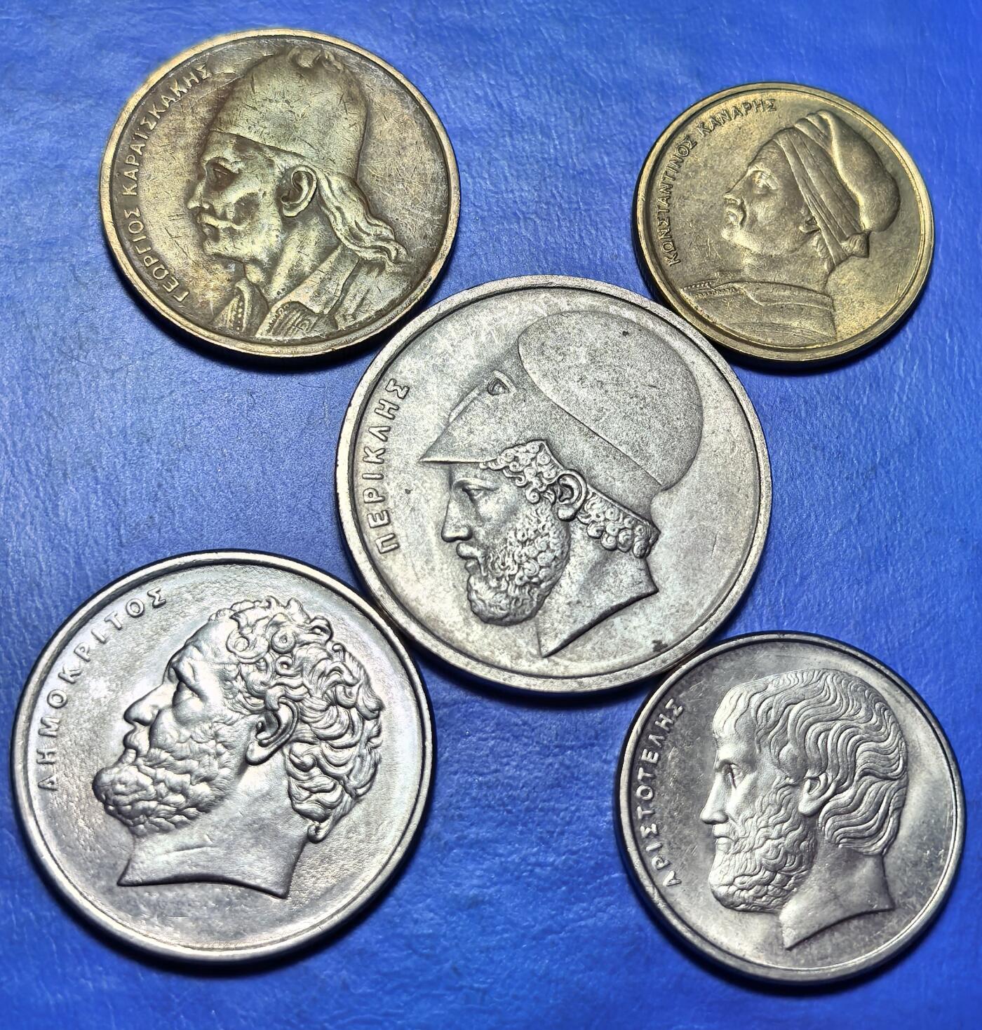 外国优质老铜币银币，周六九点倒数截拍，满百包邮，可寄存半年，喜欢朋友微信扫描二维码可直接参拍