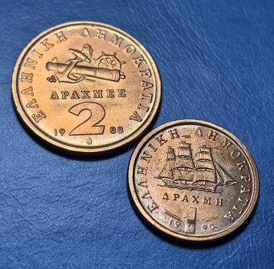 外国优质老铜币银币，周六九点倒数截拍，满百包邮，可寄存半年，喜欢朋友微信扫描二维码可直接参拍 - 希腊大炮帆船2枚