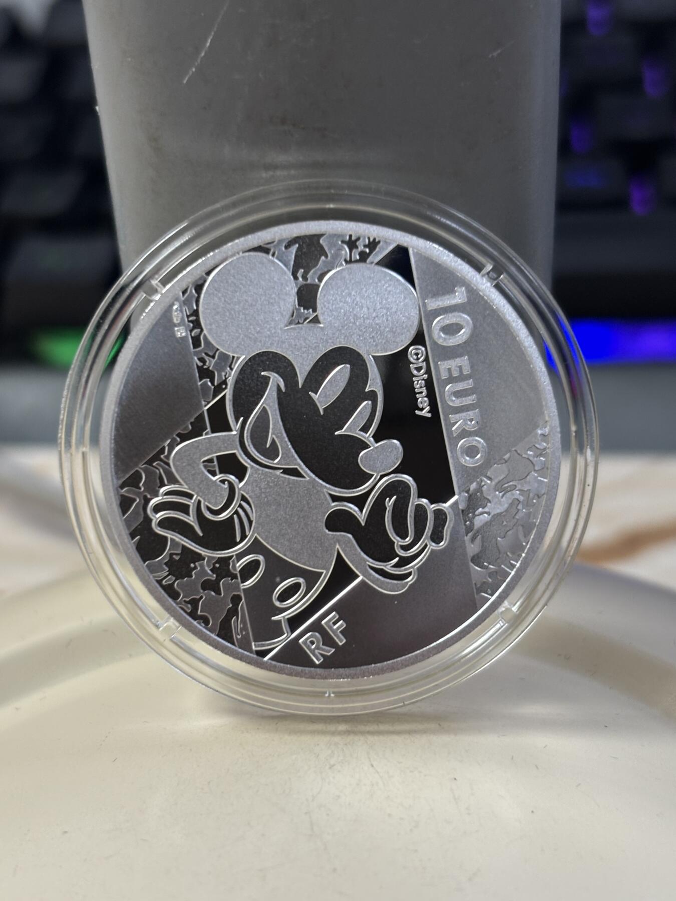 第184期拍卖 法国2023年迪士尼米老鼠和唐老鸭诞生100年彩银币，999银，22.2克，发行5000枚