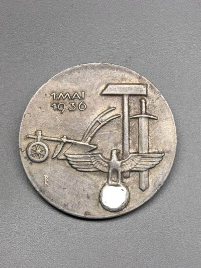 小驴勋章奖章收藏12月06日周六晚六点拍卖（珍爱和平，收藏战争，铭记历史，勿忘国耻，忠党爱国。有偿代拍，送拍规则在简介最后，参拍须阅读规则后再参拍，关系到运费包装发货时效真假辨别等关键信息，拍卖时不再发原图，看大图店主微信码在拍卖店铺介绍里） - 得31936年劳动节奖章