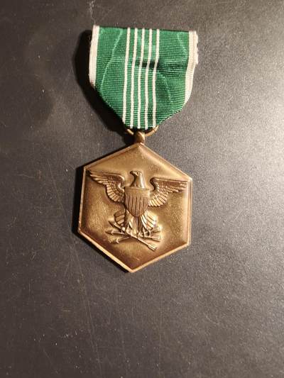 老王徽章第168期 - 美国陆军军事功绩奖章    实发带姓名