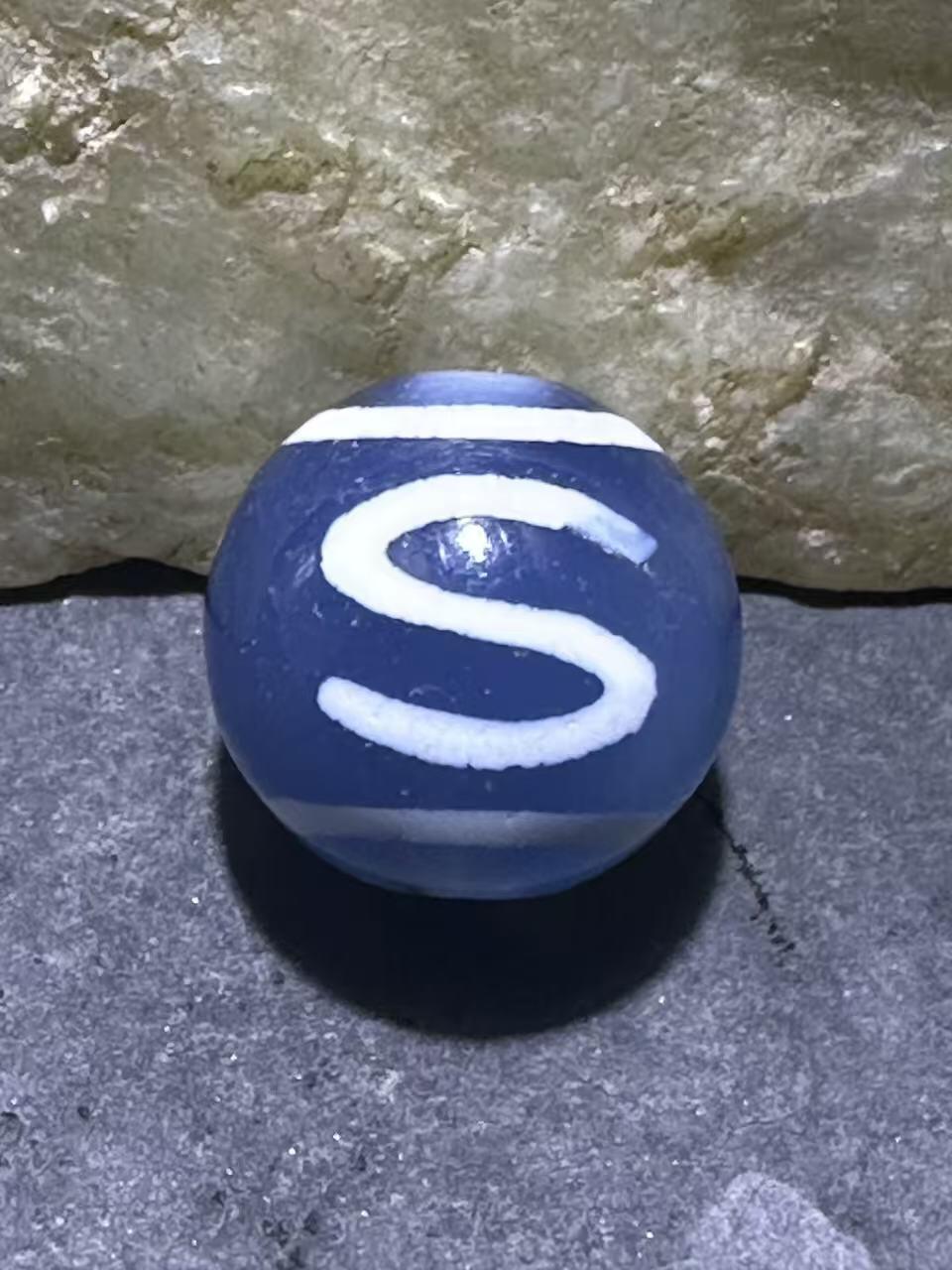 仅此一颗，精美藏传蓝玉髓金钱钩天珠一颗