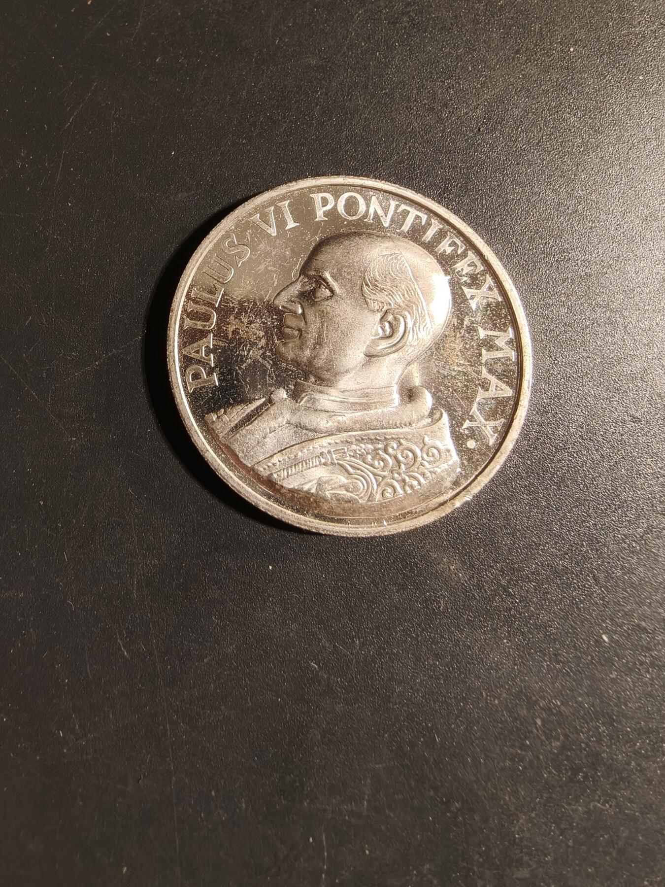 老王徽章第168期 教皇保禄六世纪念章     直径35mm.    重量14.9g