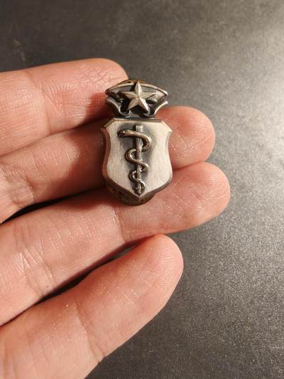 老王徽章第168期 - 美国空军高级护士领章     925银    9g